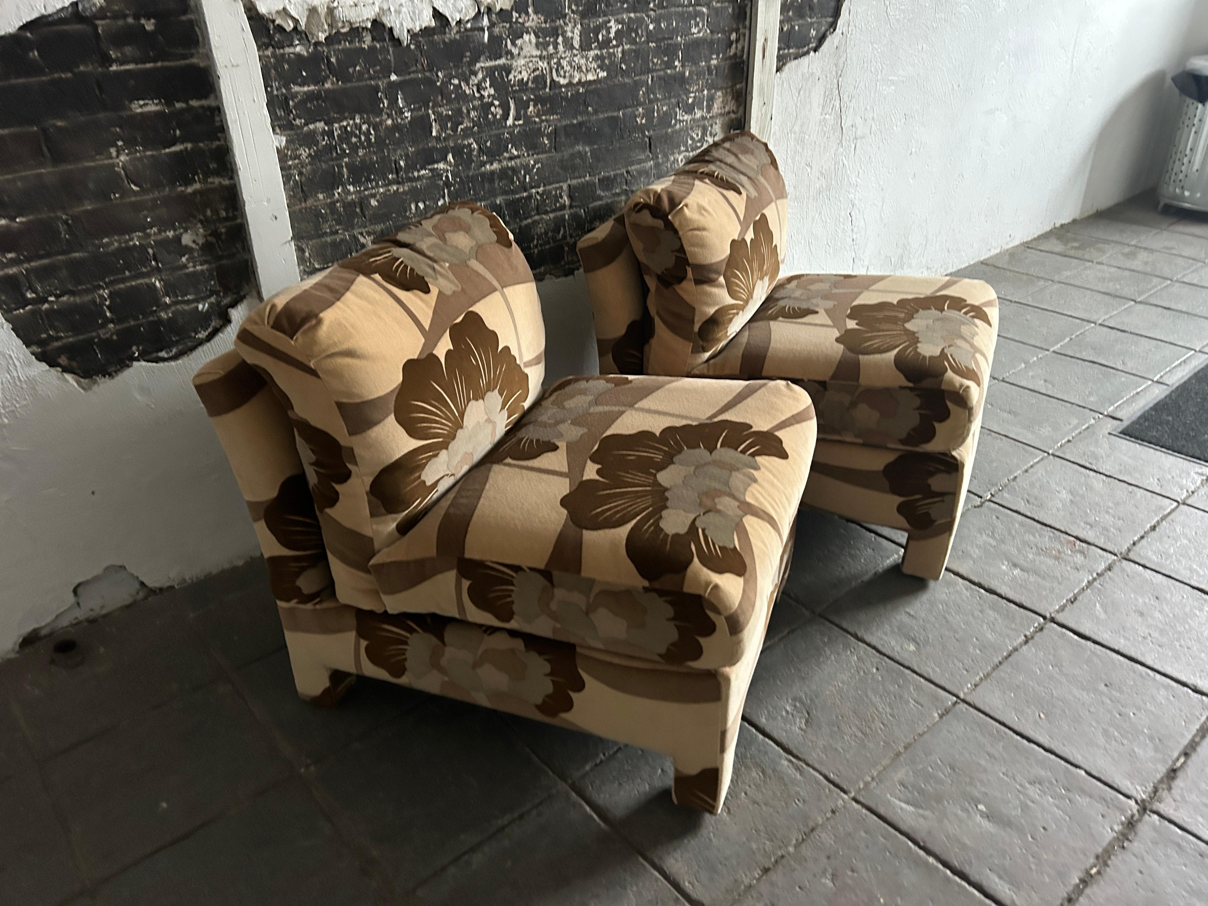 Velvet Pair of 1970s Slipper Parsons floral velvet lounge chairs Style of Milo Baughman For Sale