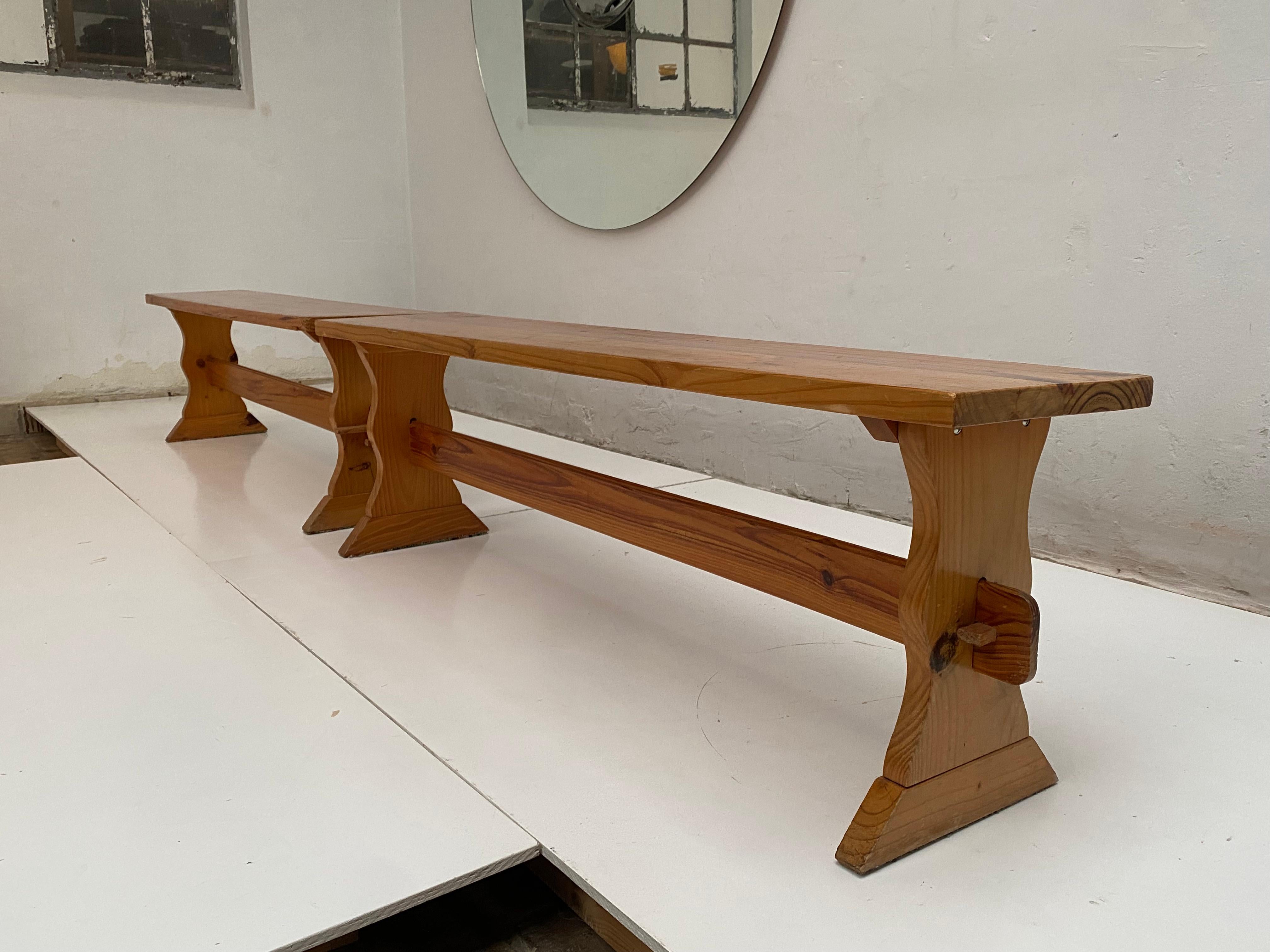 Paire de bancs en pin massif des années 1970, Suède en vente 6