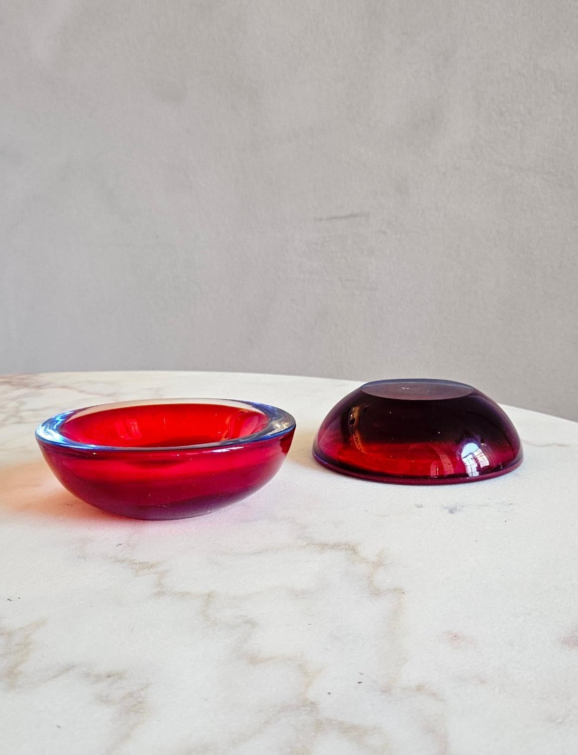 Pair of 1970s Sommerso Red and Purple Murano Glass Bowls In Good Condition In Florence, Tuscany
