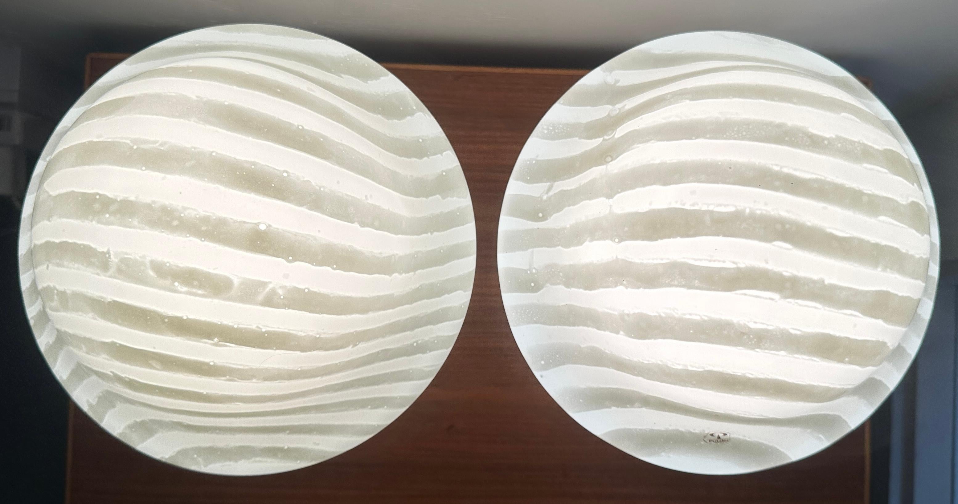 Paire de lampes de table champignon en verre opaque rayé Peill & Putzler des années 70 de la collection Space AGE en vente 4
