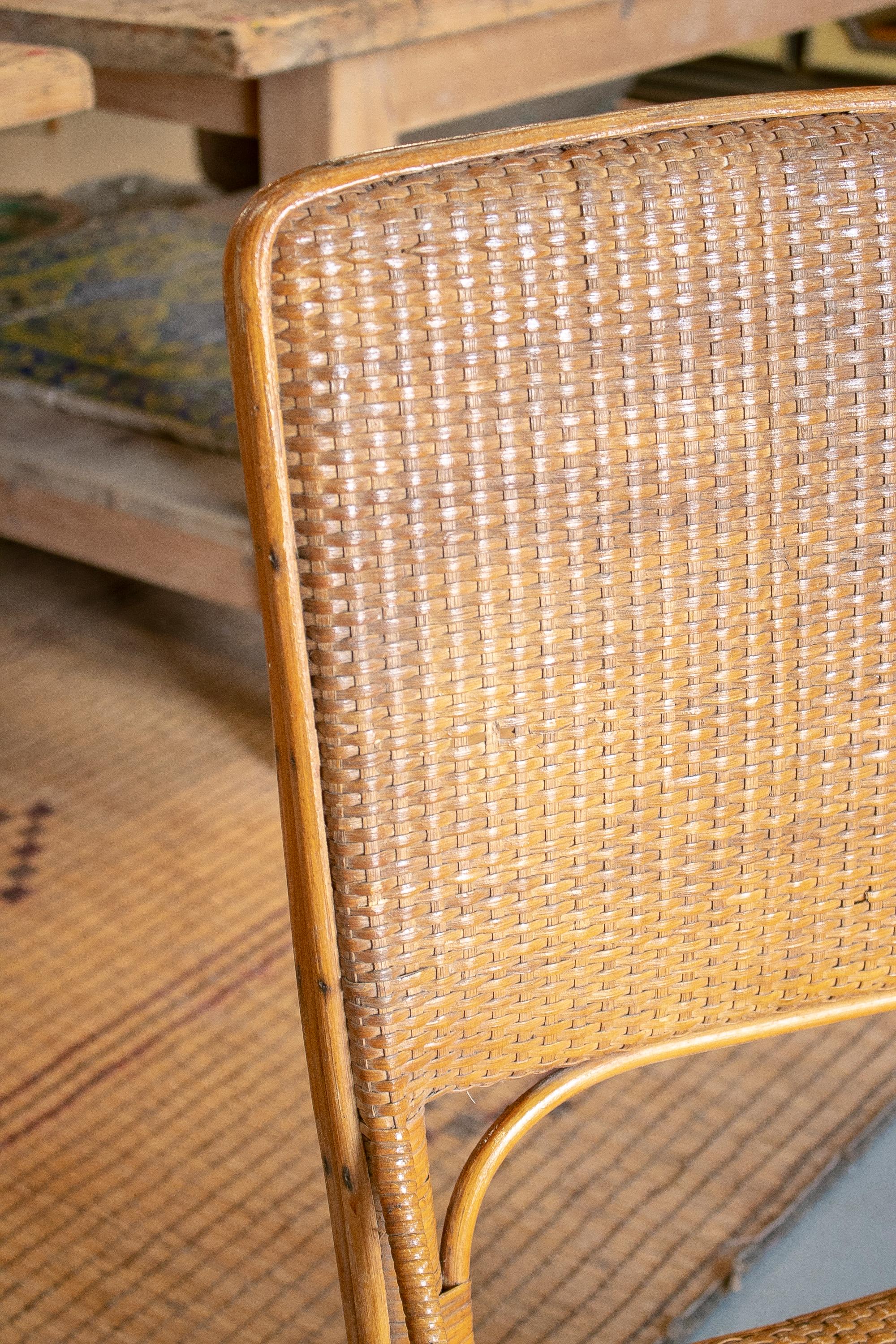 Paire de chaises espagnoles des années 1970 en bambou et osier tissé à la main en vente 8