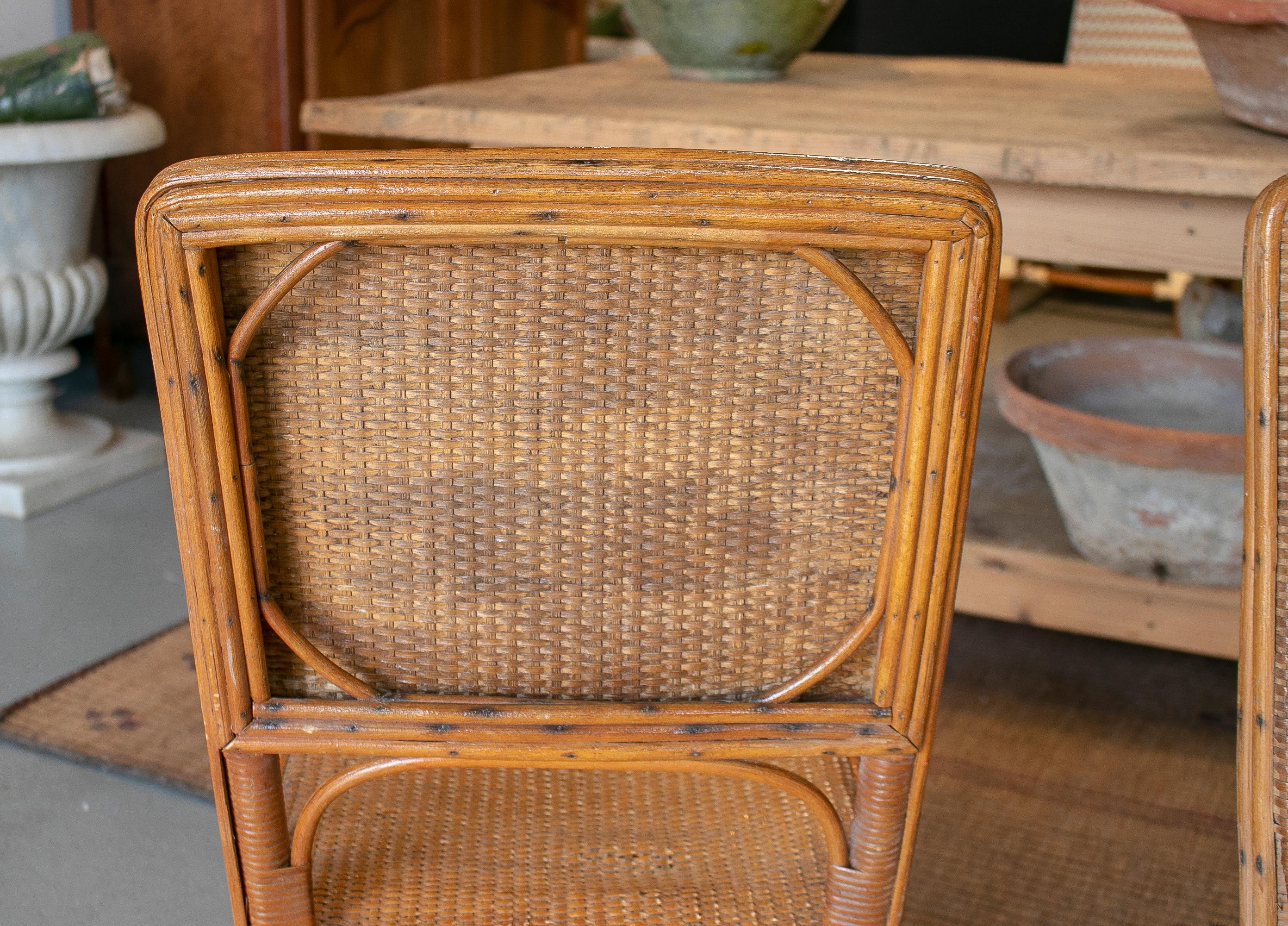Paire de chaises espagnoles des années 1970 en bambou et osier tissé à la main en vente 11
