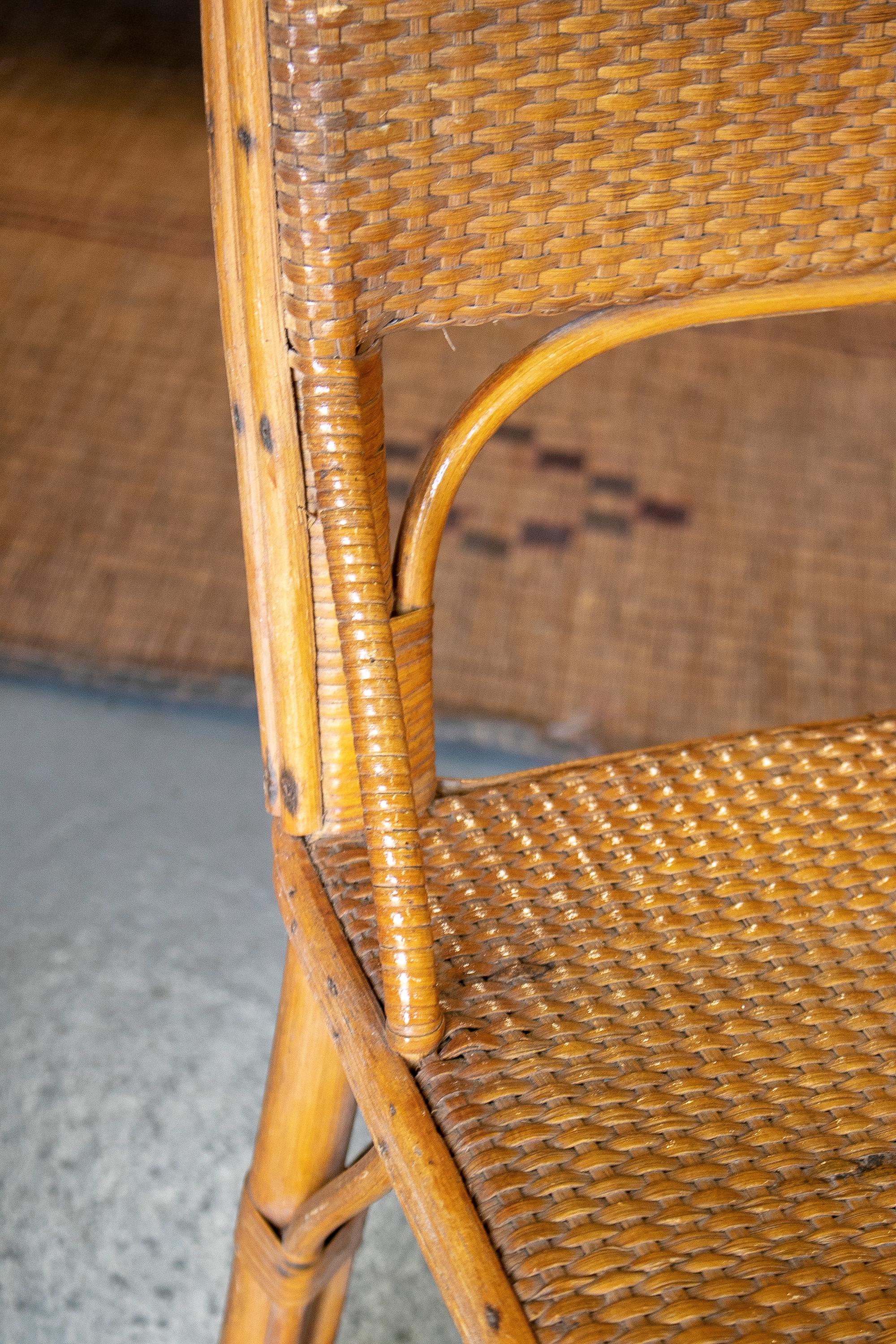 Paire de chaises espagnoles des années 1970 en bambou et osier tissé à la main en vente 13
