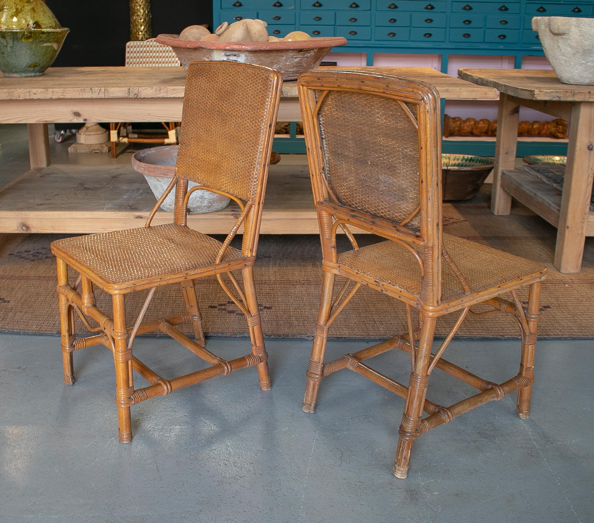 Paar spanische Stühle aus Bambus und handgewebtem Korbgeflecht aus den 1970er Jahren im Zustand „Gut“ im Angebot in Marbella, ES