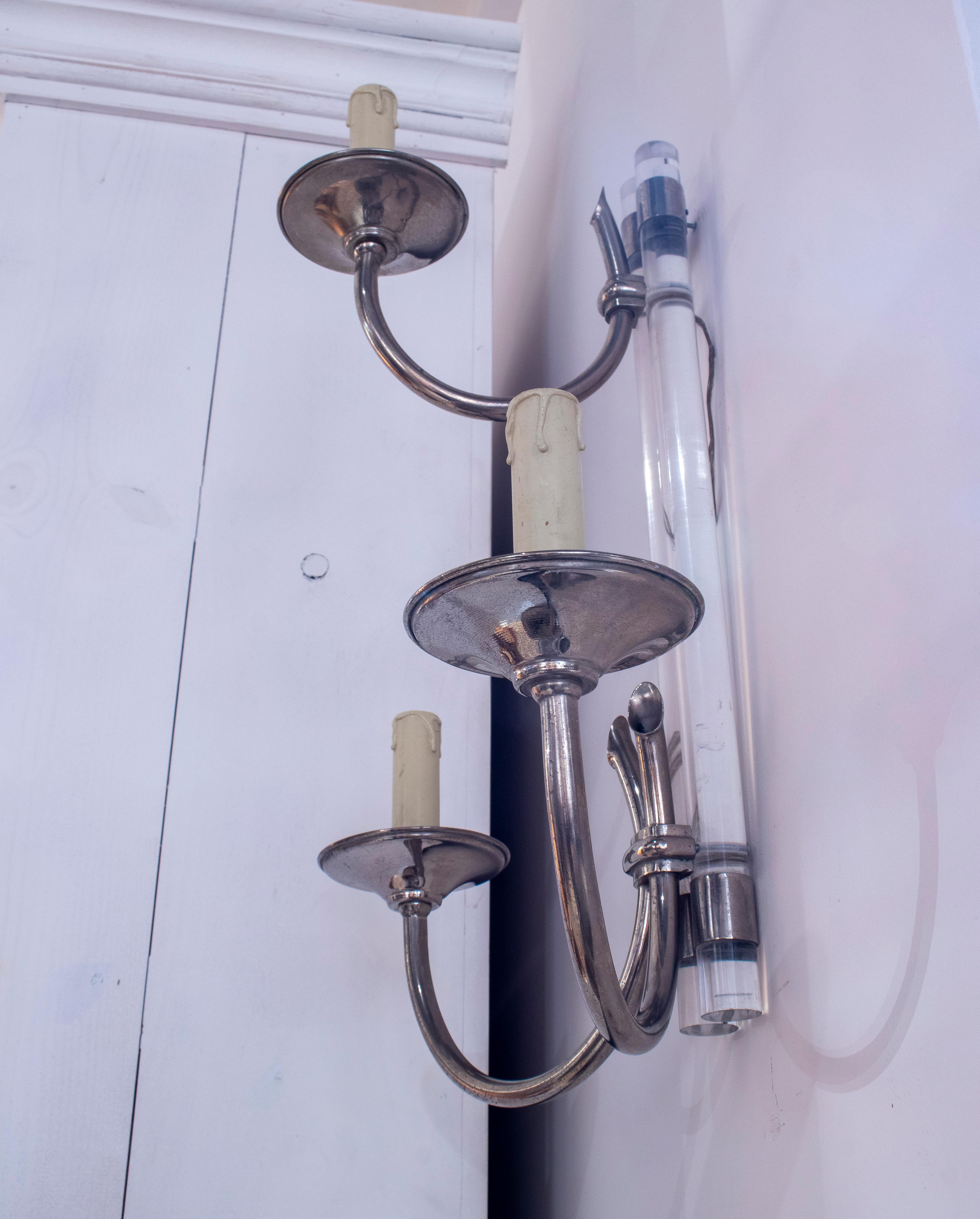 Pair of 1970s Spanish Chromed Steel & Plexiglass 3-Arm Wall Sconce Lamps In Good Condition For Sale In Marbella, ES