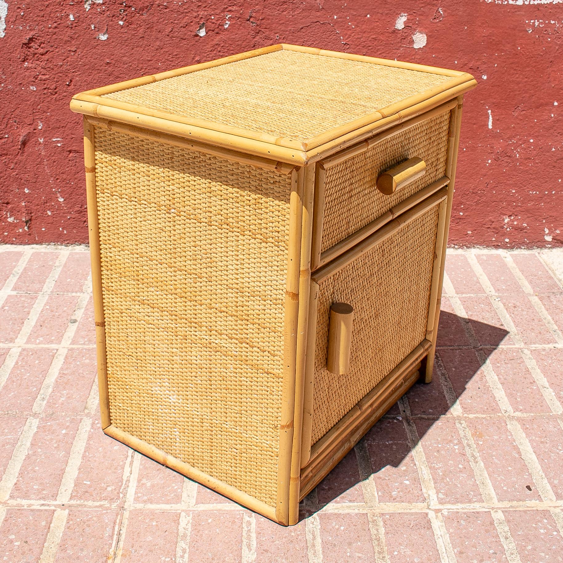 Pair of 1970s Spanish Lace Wicker and Bamboo 1-Drawer & 1-Door Bedside Tables For Sale 3