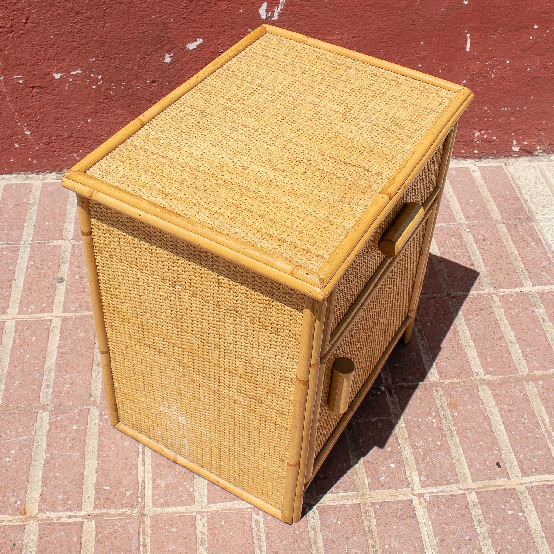 Pair of 1970s Spanish Lace Wicker and Bamboo 1-Drawer & 1-Door Bedside Tables For Sale 4