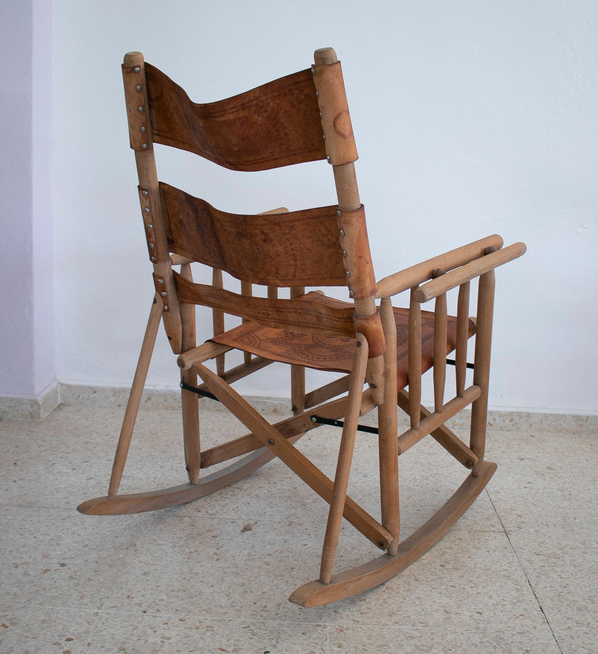 20th Century Pair of 1970s Spanish Leather Wooden Rocking Chairs