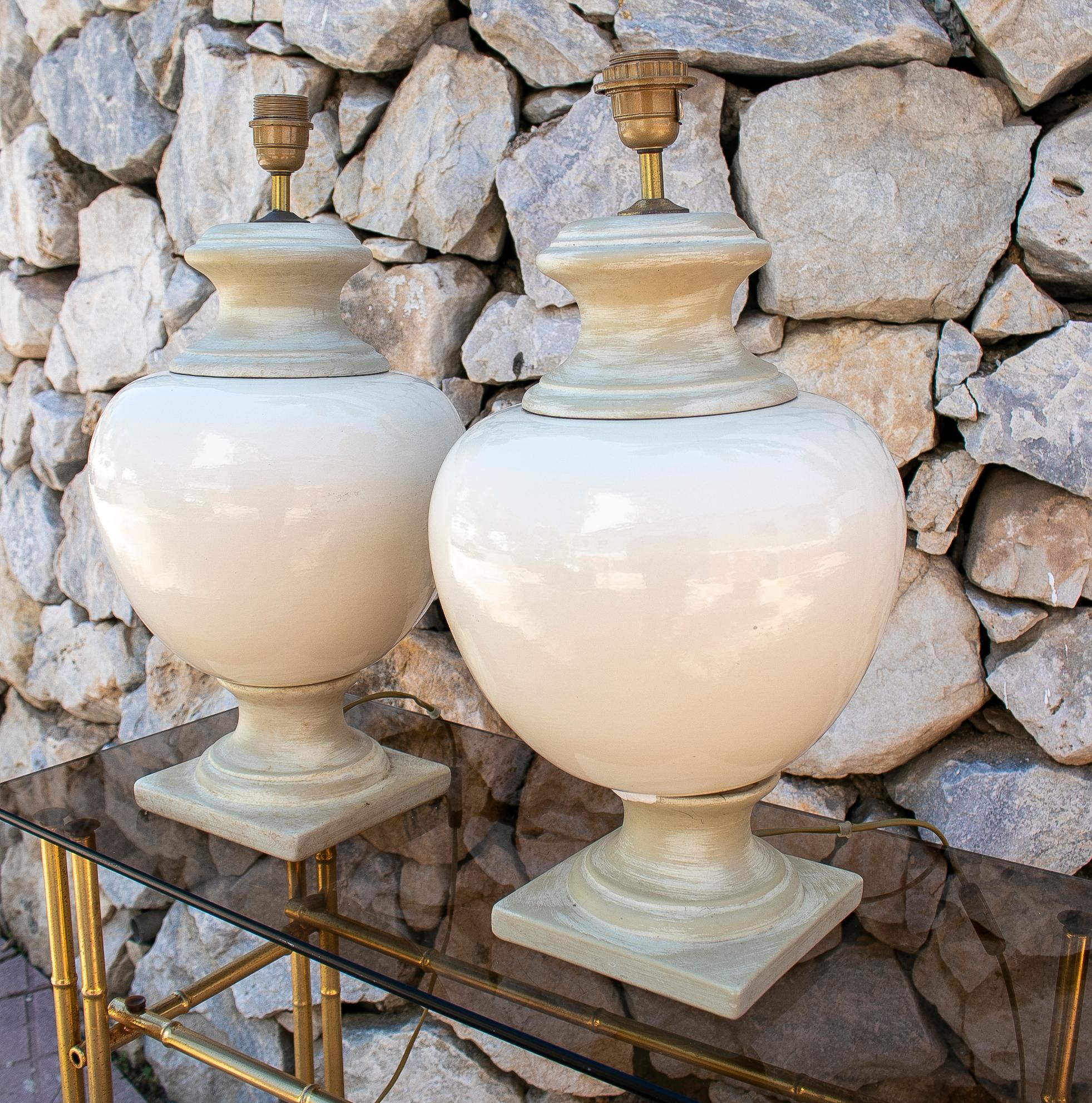 Pair of 1970s Spanish white and grey terracotta table lamps.