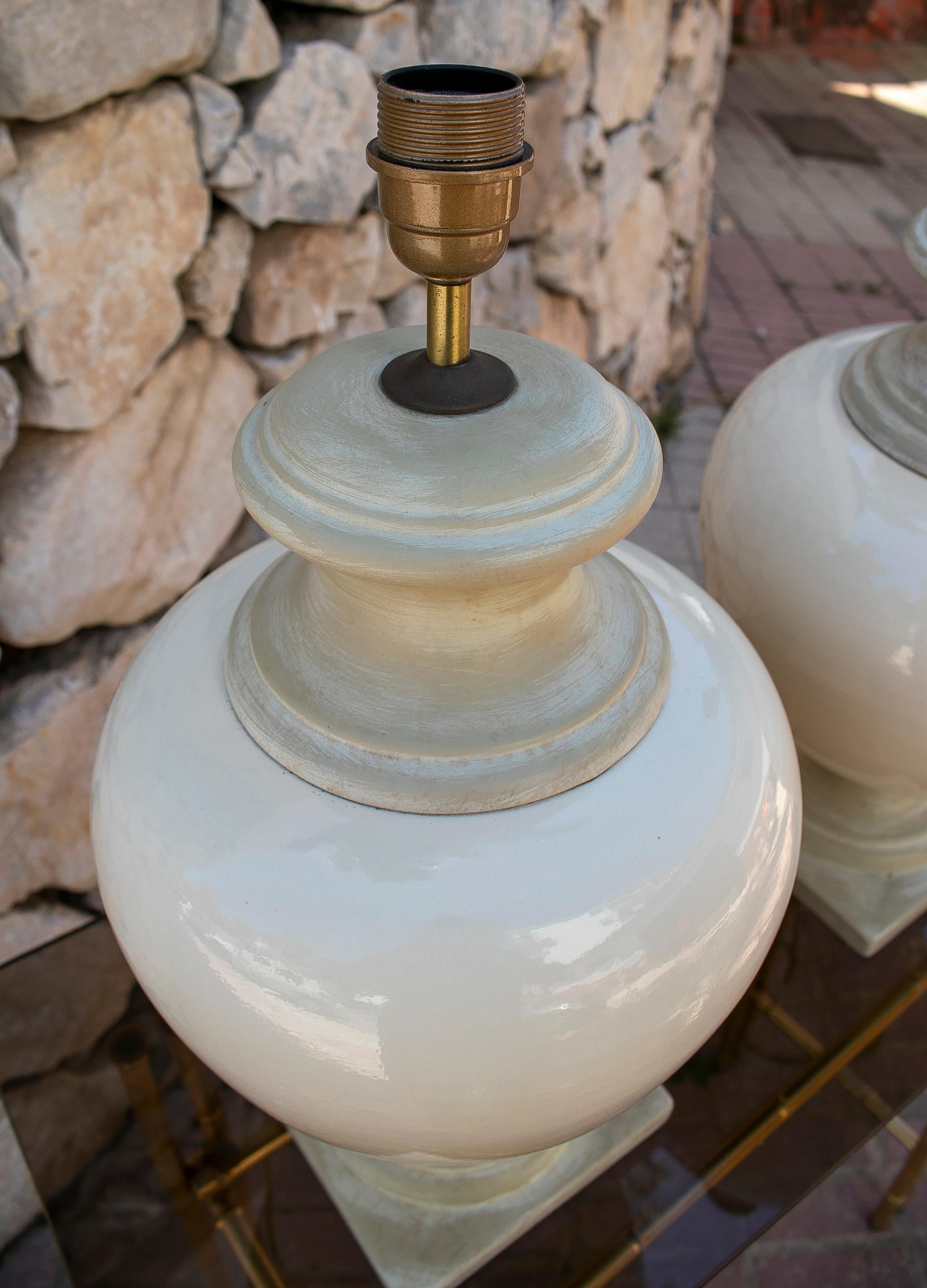 Pair of 1970s Spanish White and Grey Terracotta Table Lamps 4