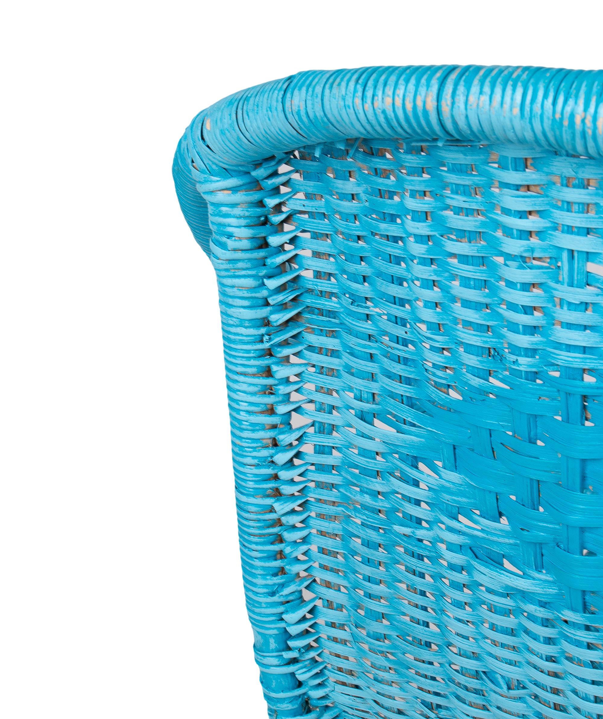 Pair of 1970s Spanish Woven Wicker Blue Chairs For Sale 10