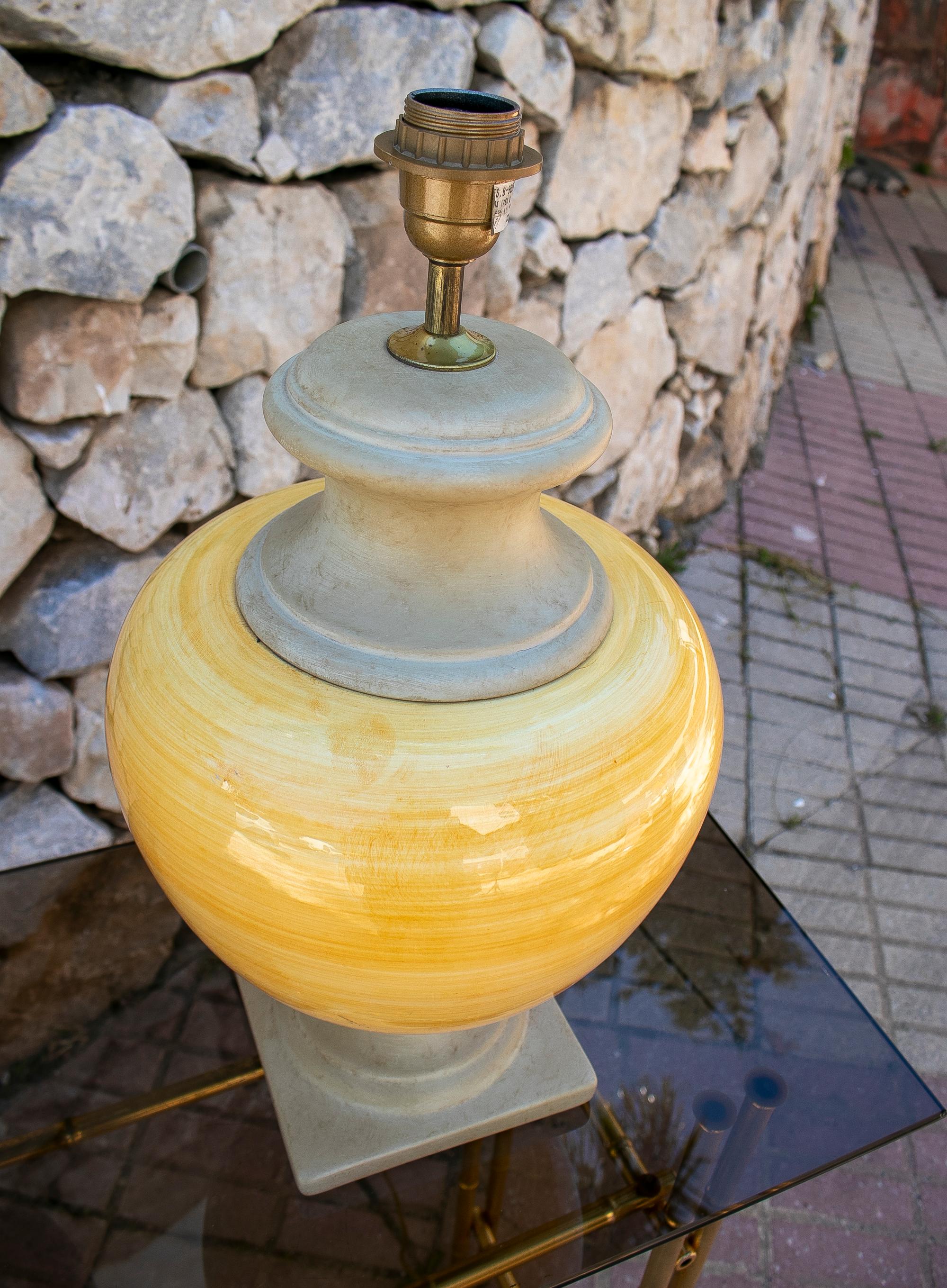 Pair of 1970s Spanish Yellow and Grey Terracotta Table Lamps For Sale 1