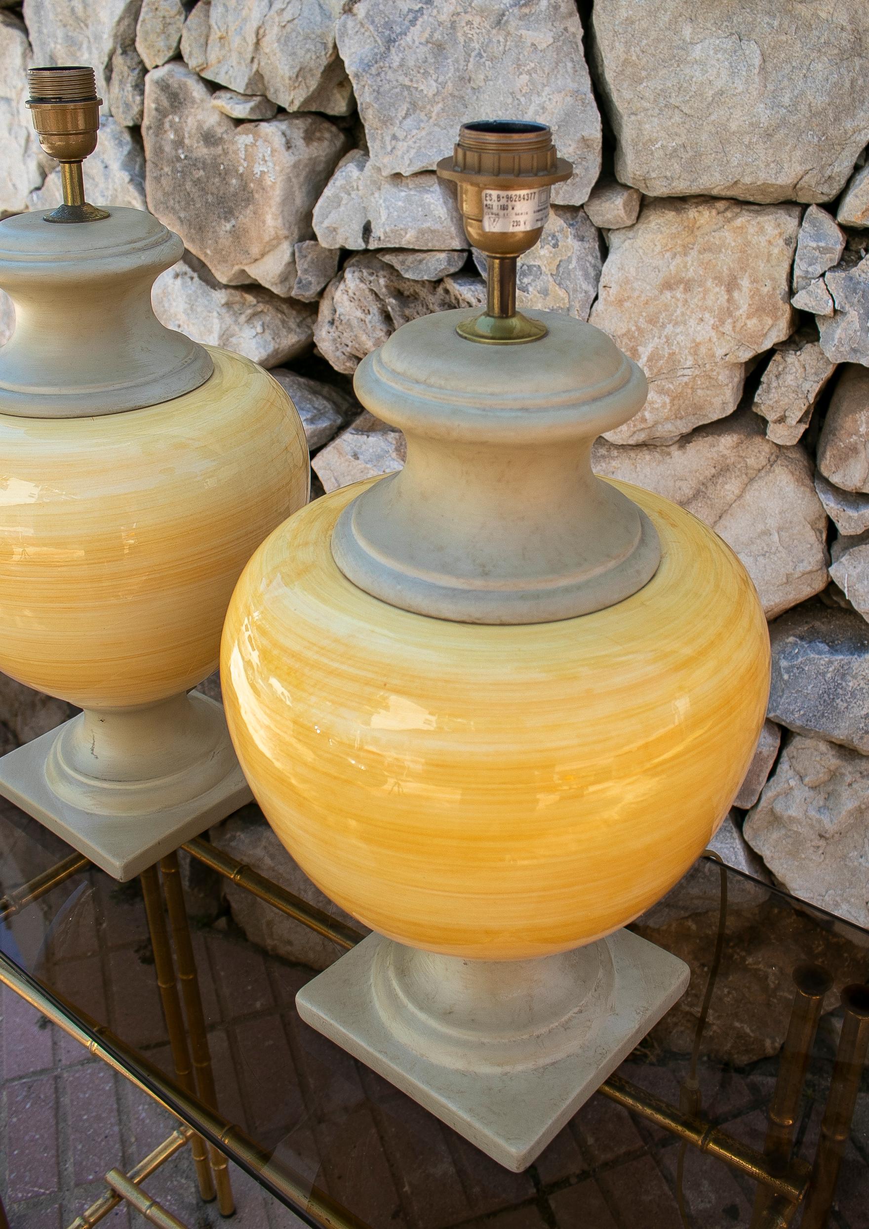 Pair of 1970s Spanish Yellow and Grey Terracotta Table Lamps For Sale 3