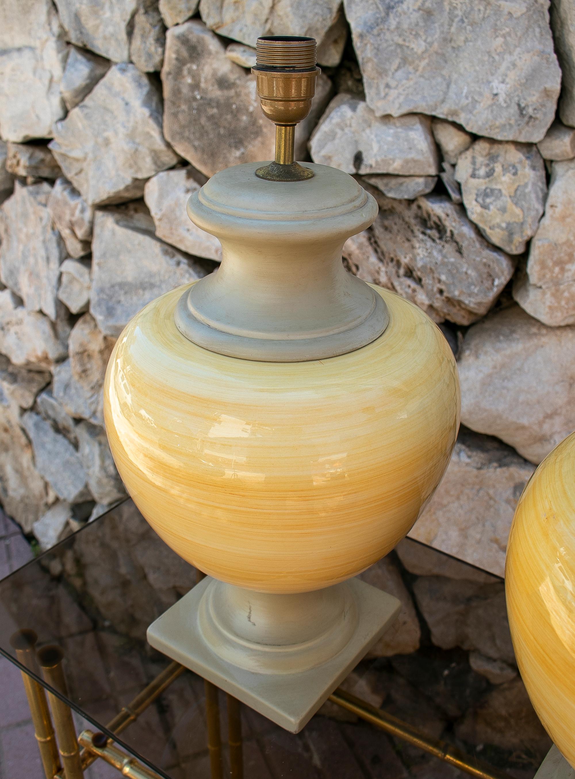 Pair of 1970s Spanish Yellow and Grey Terracotta Table Lamps For Sale 4