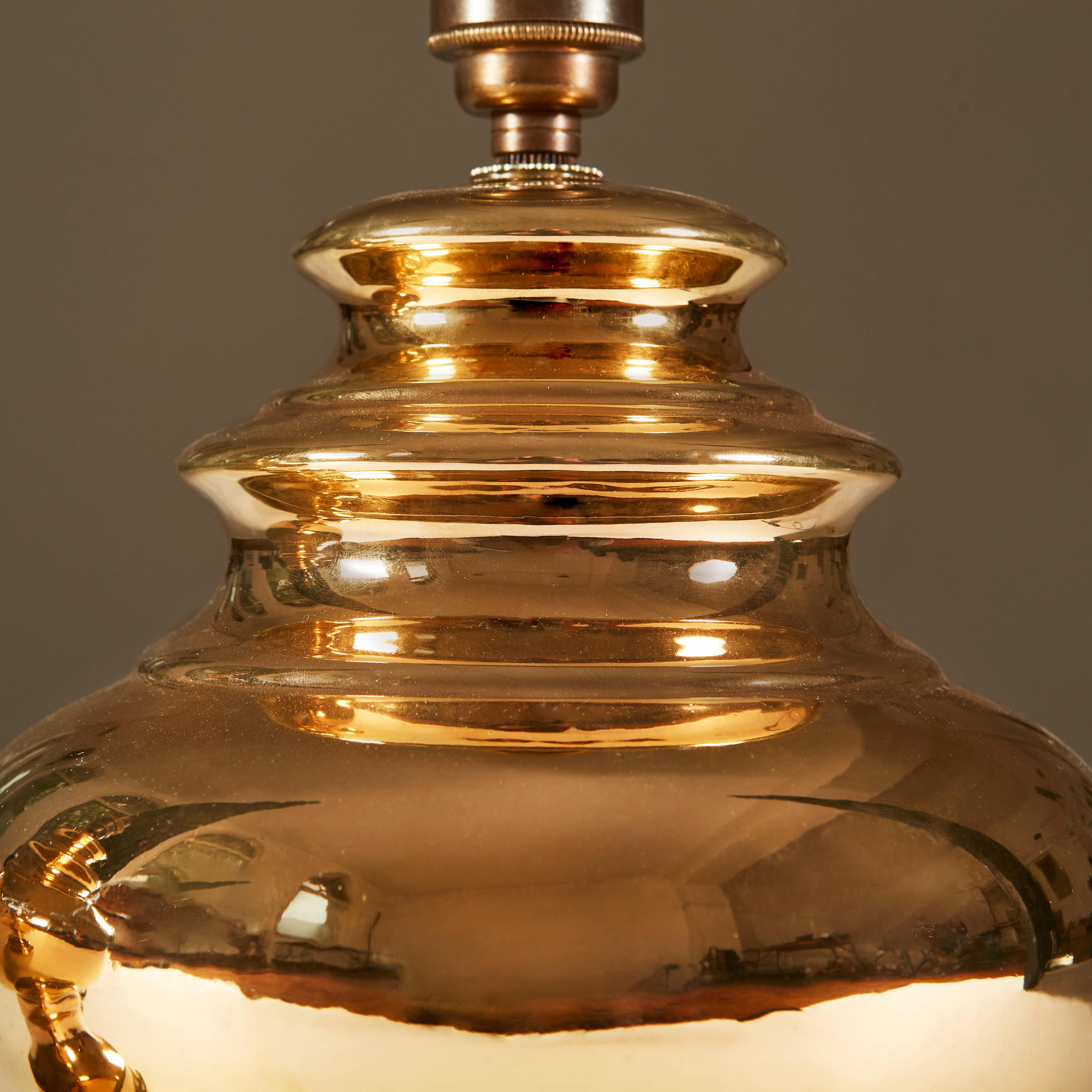 Paar 1970er Jahre schwedischen Gold Spiegel Glasur Keramik skulptiert Tischlampen im Zustand „Gut“ im Angebot in London, GB