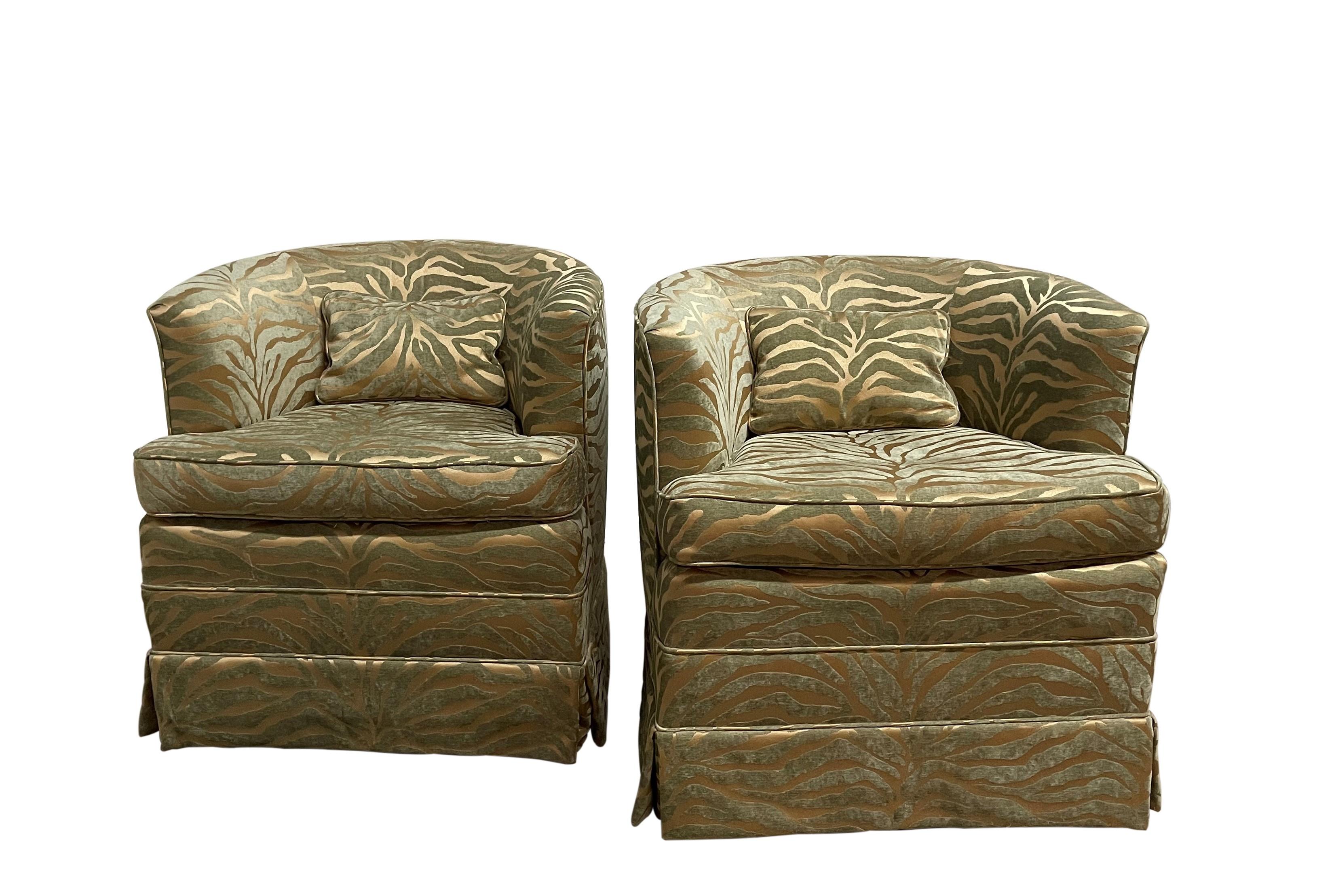 Pair of 1970's Swivel Barrel Back Chairs, Milo Baughman Style In Good Condition For Sale In Dallas, TX