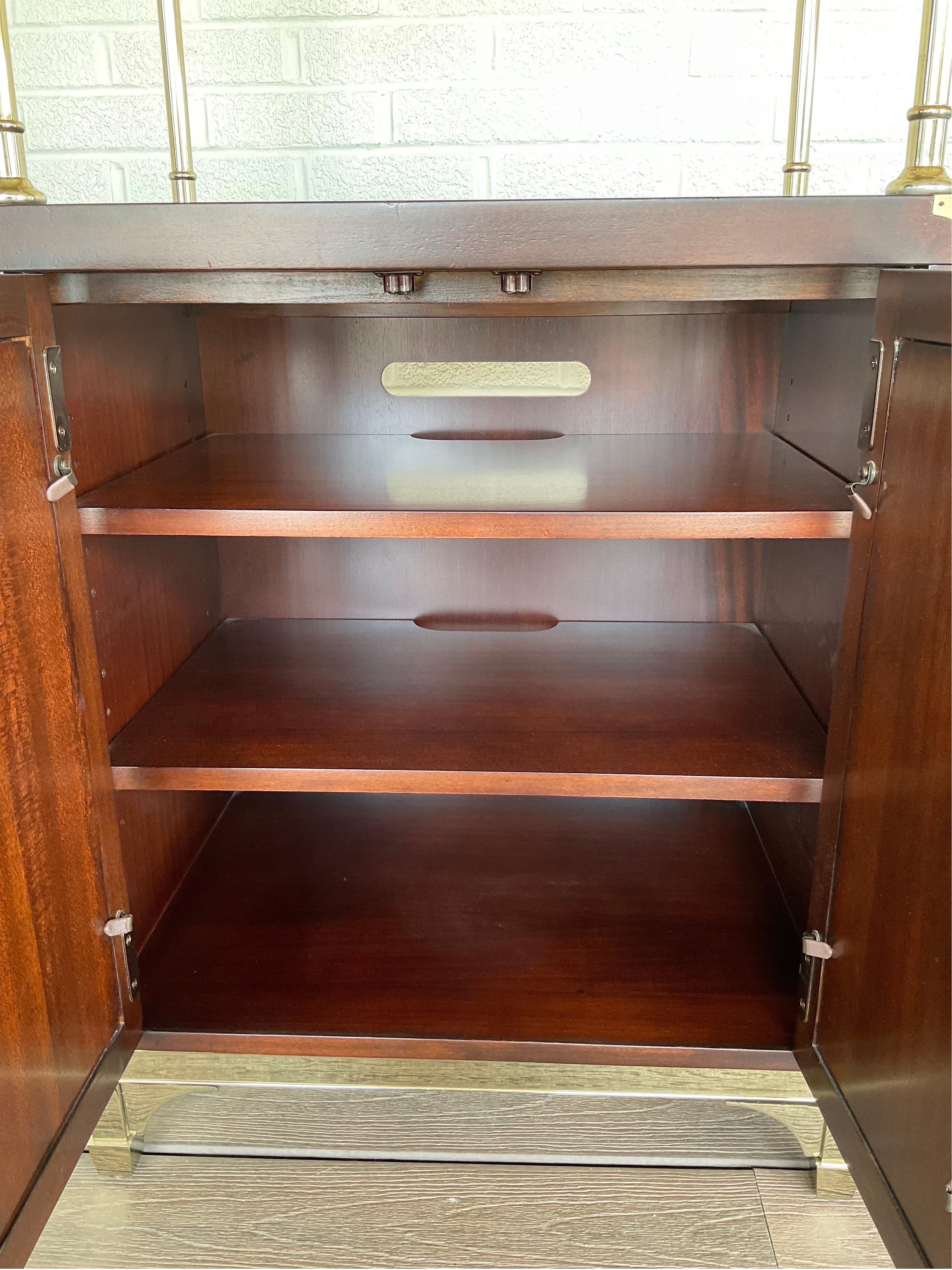 Pair of 1970’s Thomasville Brass and Mahogany Etegeres In Good Condition For Sale In Hartville, OH