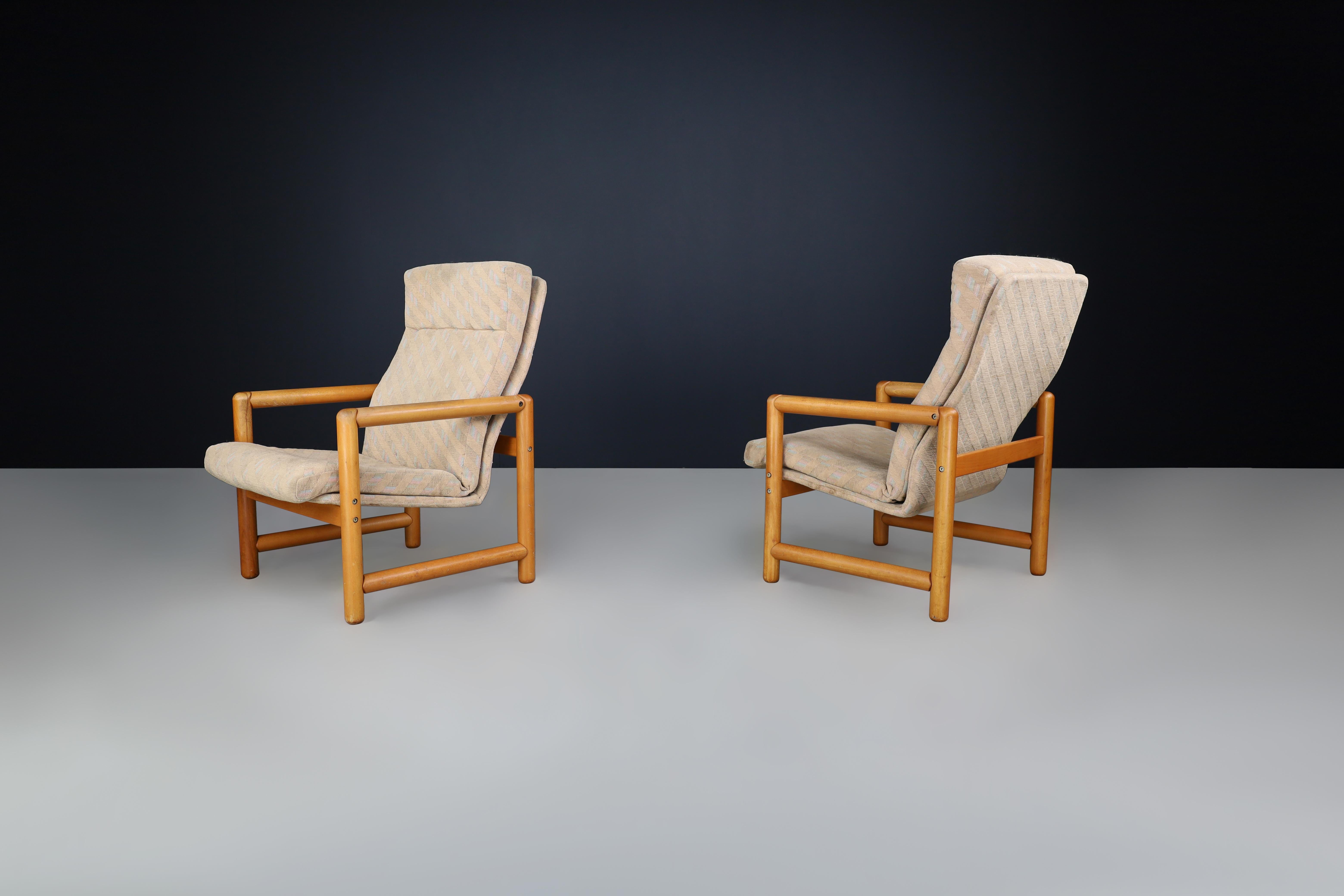 Mid-Century Modern Paire de chaises longues en hêtre TON des années 1970 avec tapisserie d'origine en vente