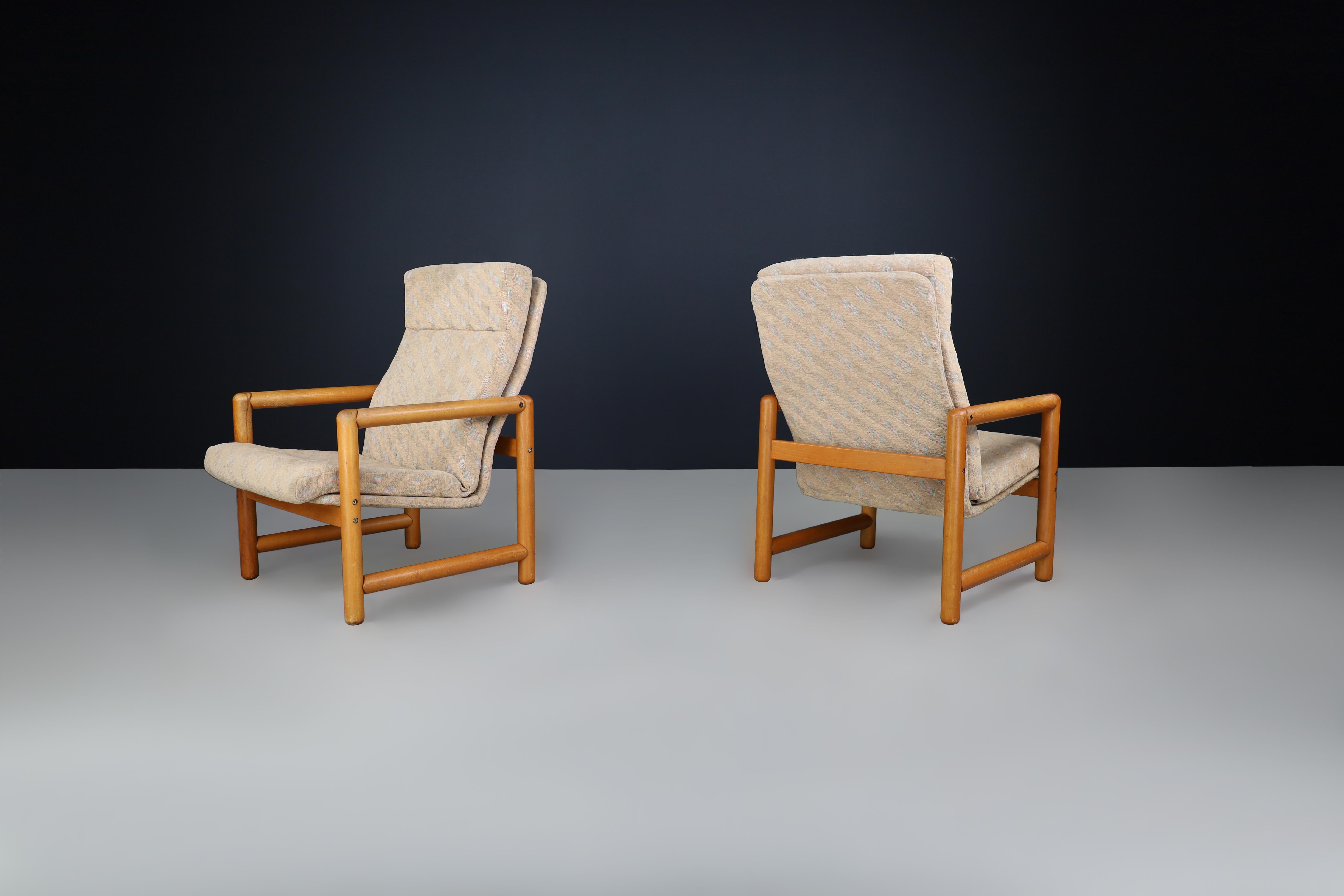 Tchèque Paire de chaises longues en hêtre TON des années 1970 avec tapisserie d'origine en vente