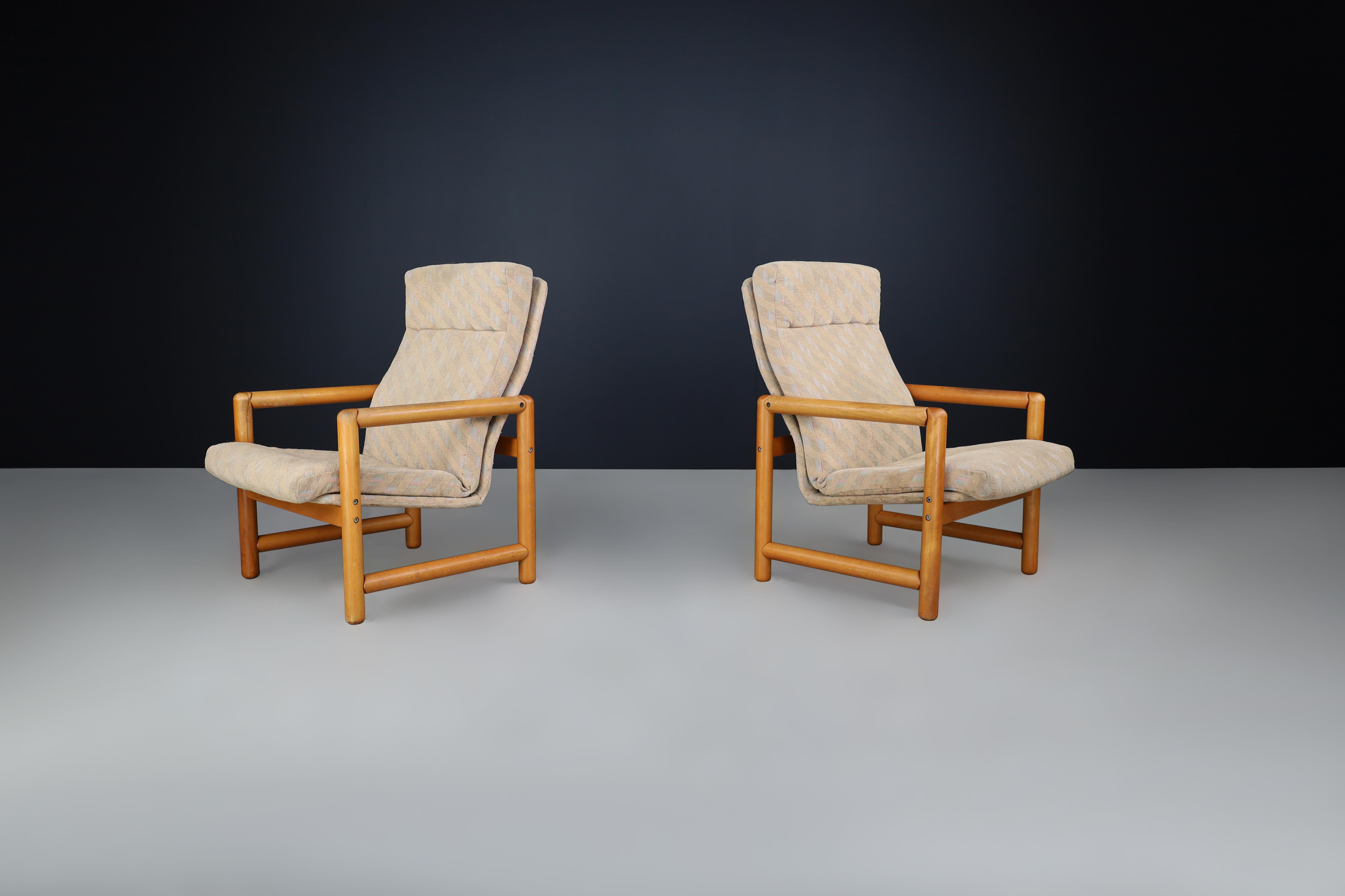 Paire de chaises longues en hêtre TON des années 1970 avec tapisserie d'origine Bon état - En vente à Almelo, NL