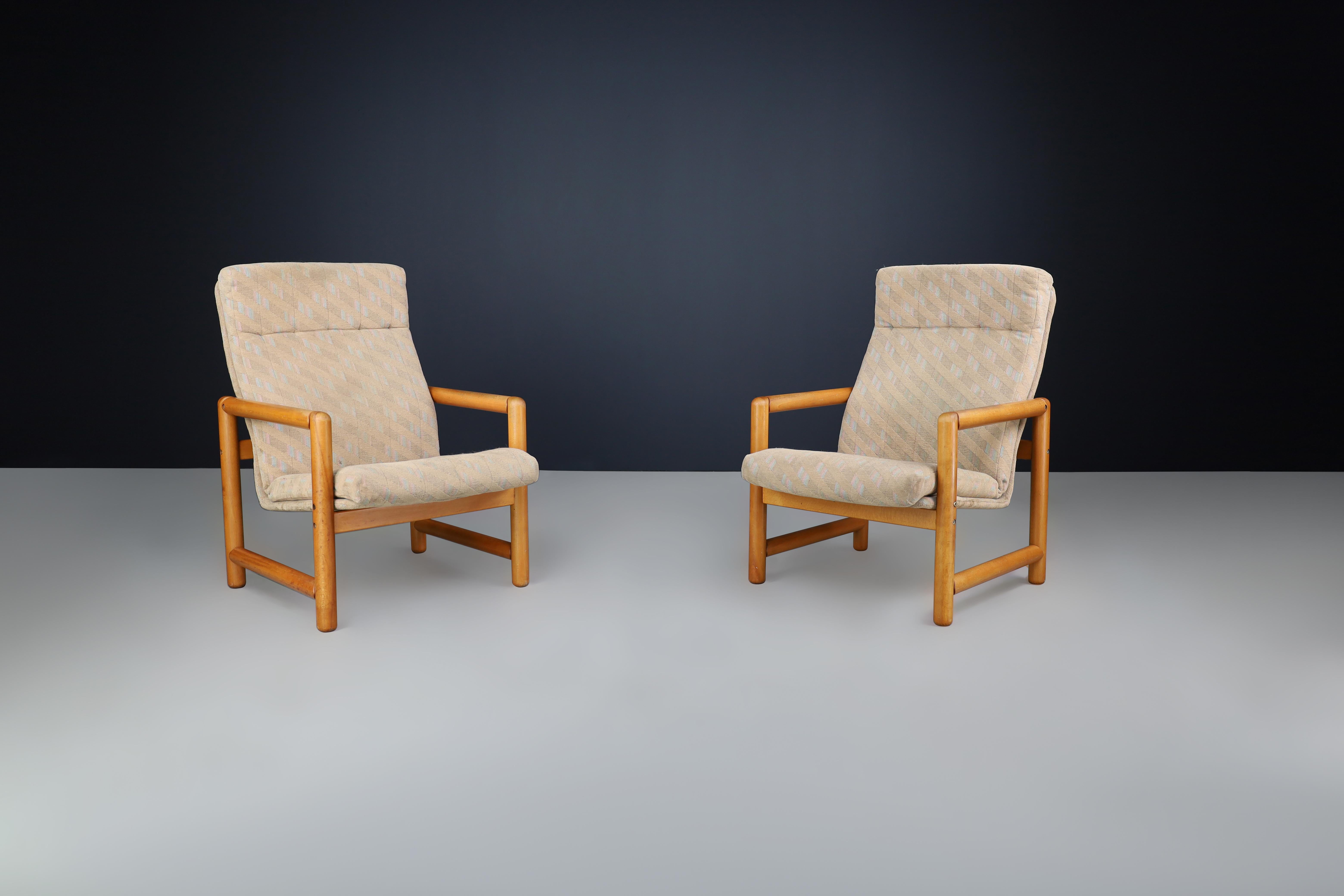 Paire de chaises longues en hêtre TON des années 1970 avec tapisserie d'origine en vente 1