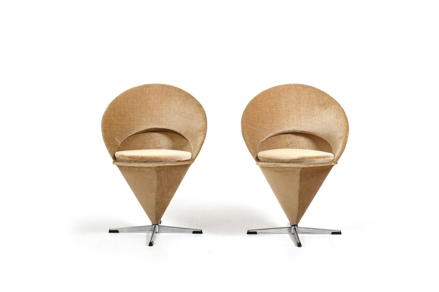 Scandinavian Modern Pair of 1970s Verner Panton Cone Chairs by Plus Linje