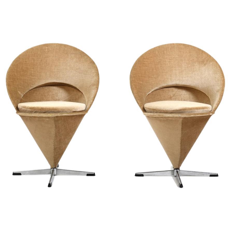 Pair of 1970s Verner Panton Cone Chairs by Plus Linje For Sale