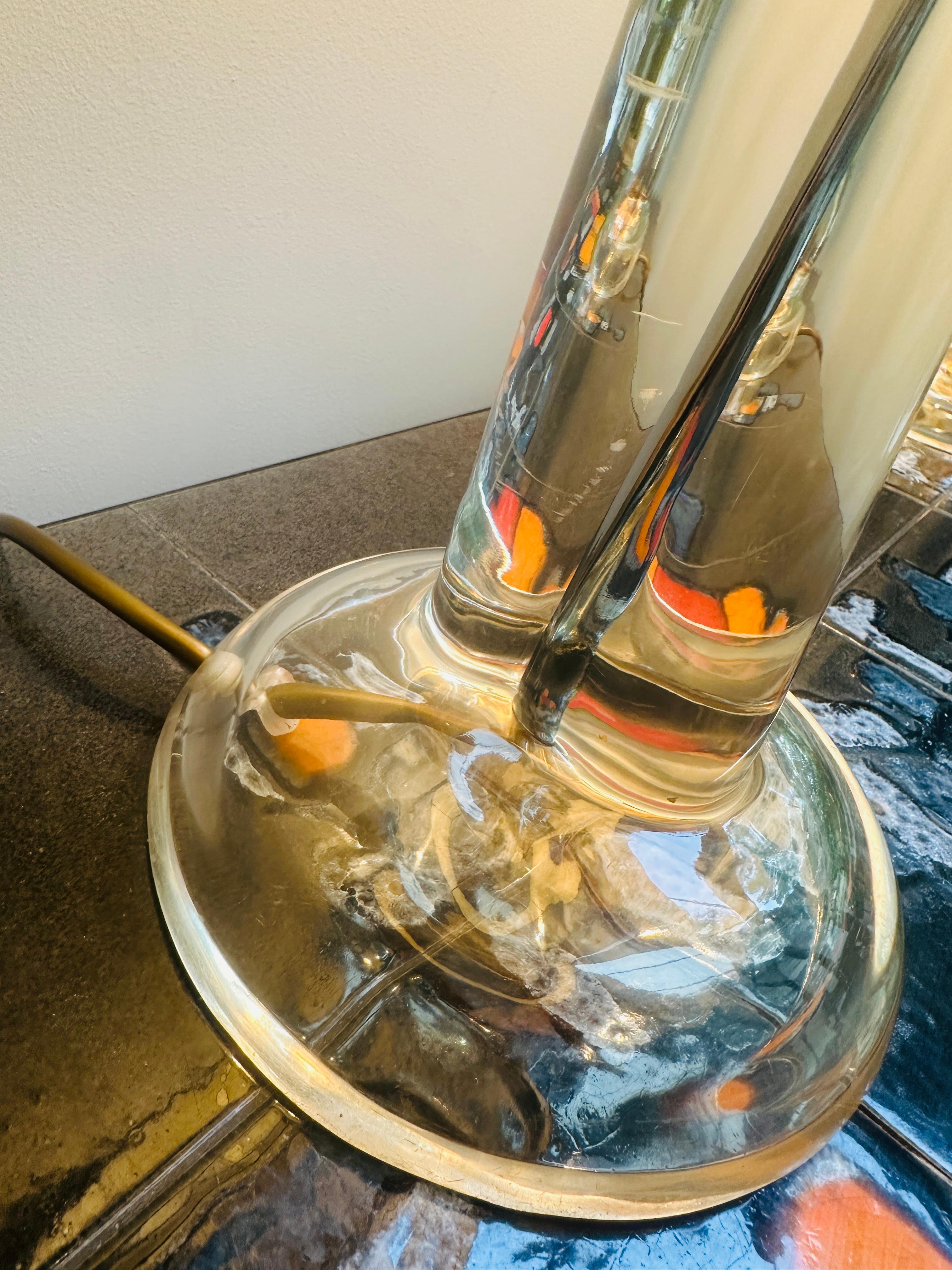 Paire de lampes de bureau vintage à colonne torsadée en acrylique et chrome des années 1970 en vente 12