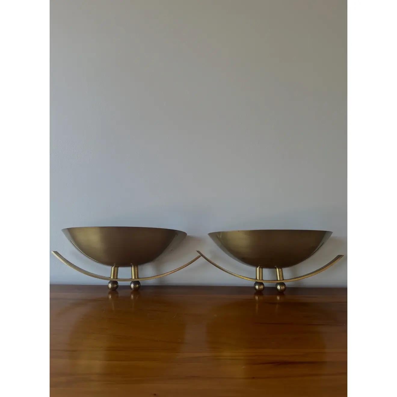 Apliques Art Decó de latón c. 1970. Se venden por pares.
No se ha probado, el vendedor ha confirmado que esta pieza funciona.