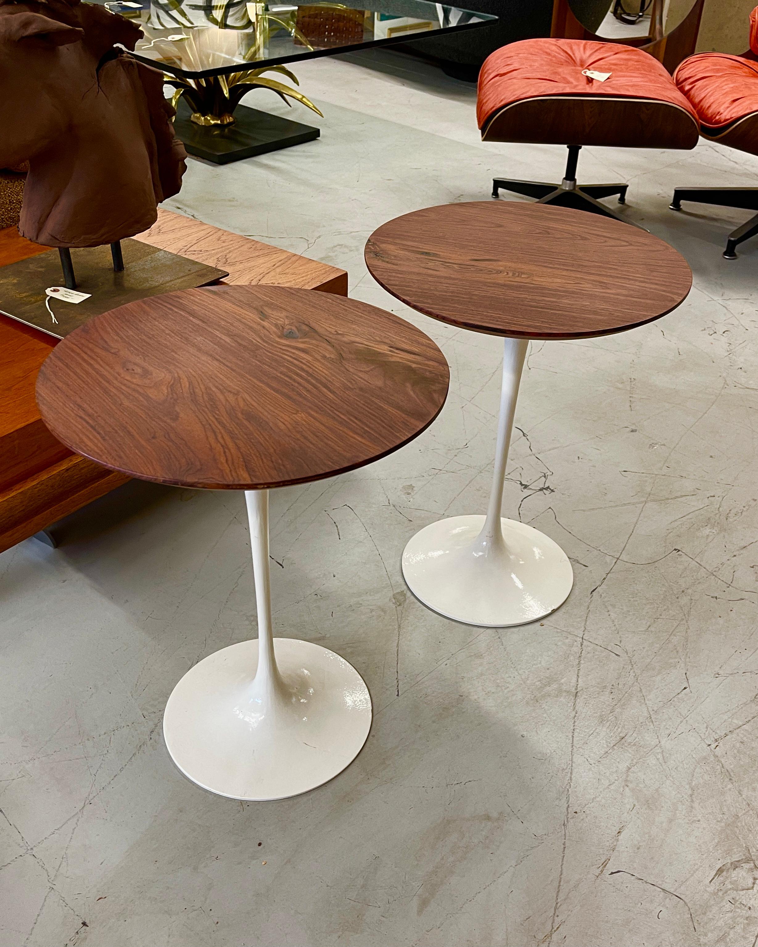 Iron Pair of 1970’s Rosewood Knoll Saarinen Tulip Tables For Sale