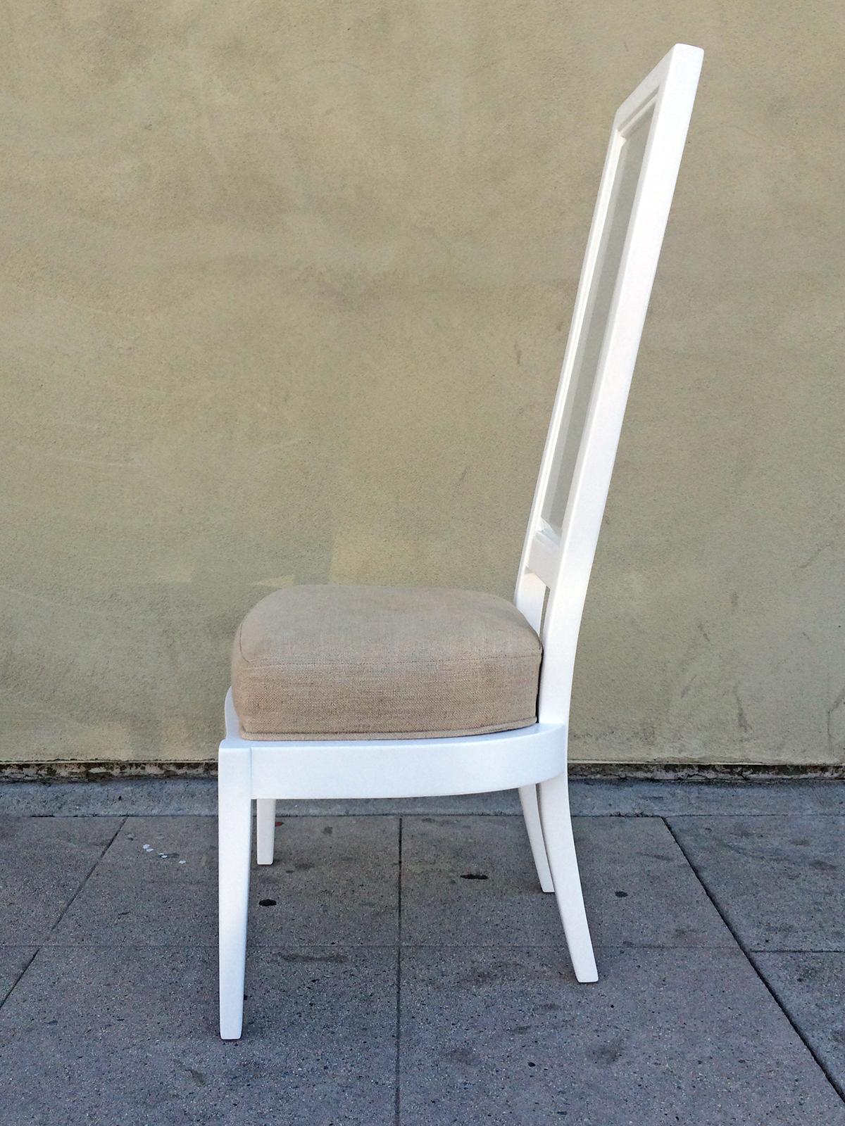 Mid-Century Modern Pair of 1970s White Lacquer and Lucite Beige Dining Chairs For Sale
