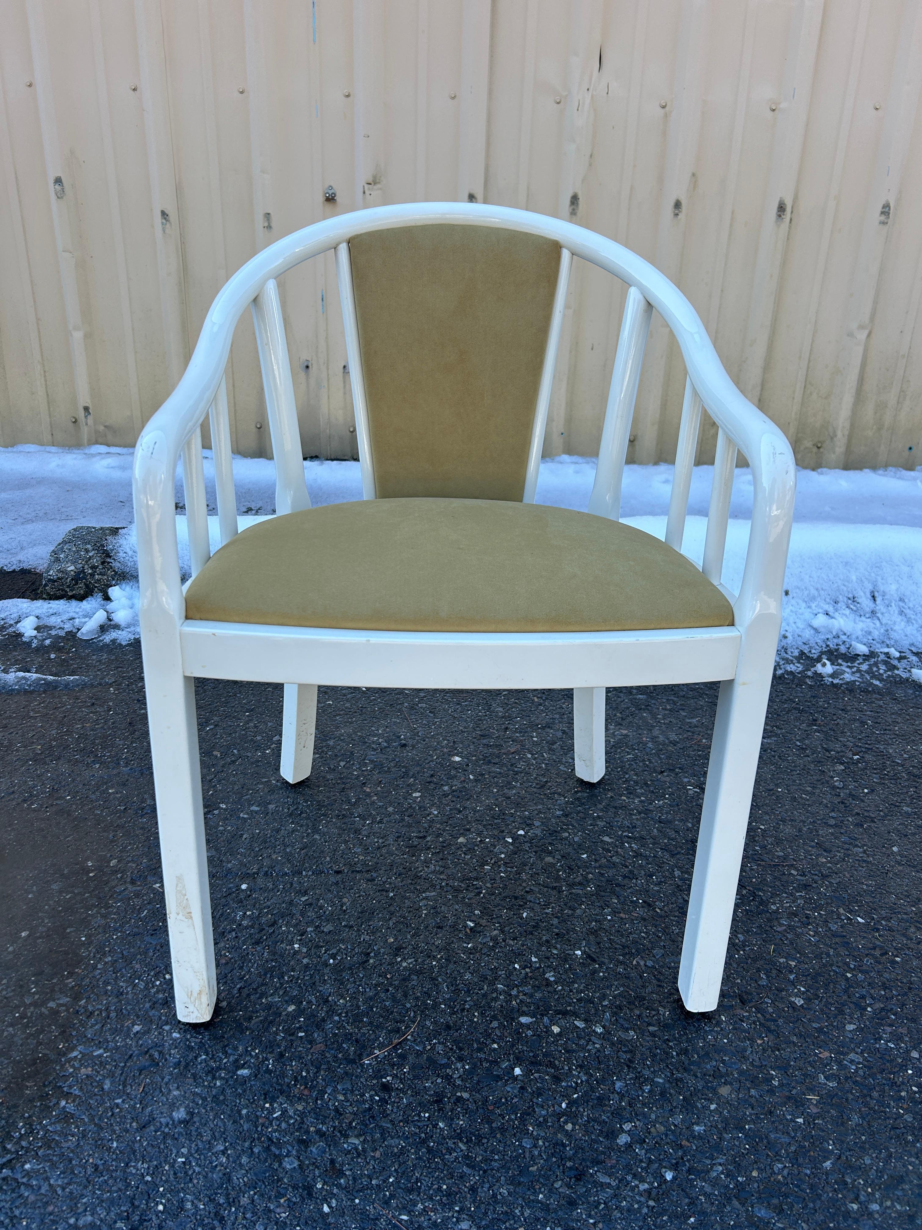 Woodwork Pair of 1970s white lacquer curved back armchairs made in Italy  For Sale