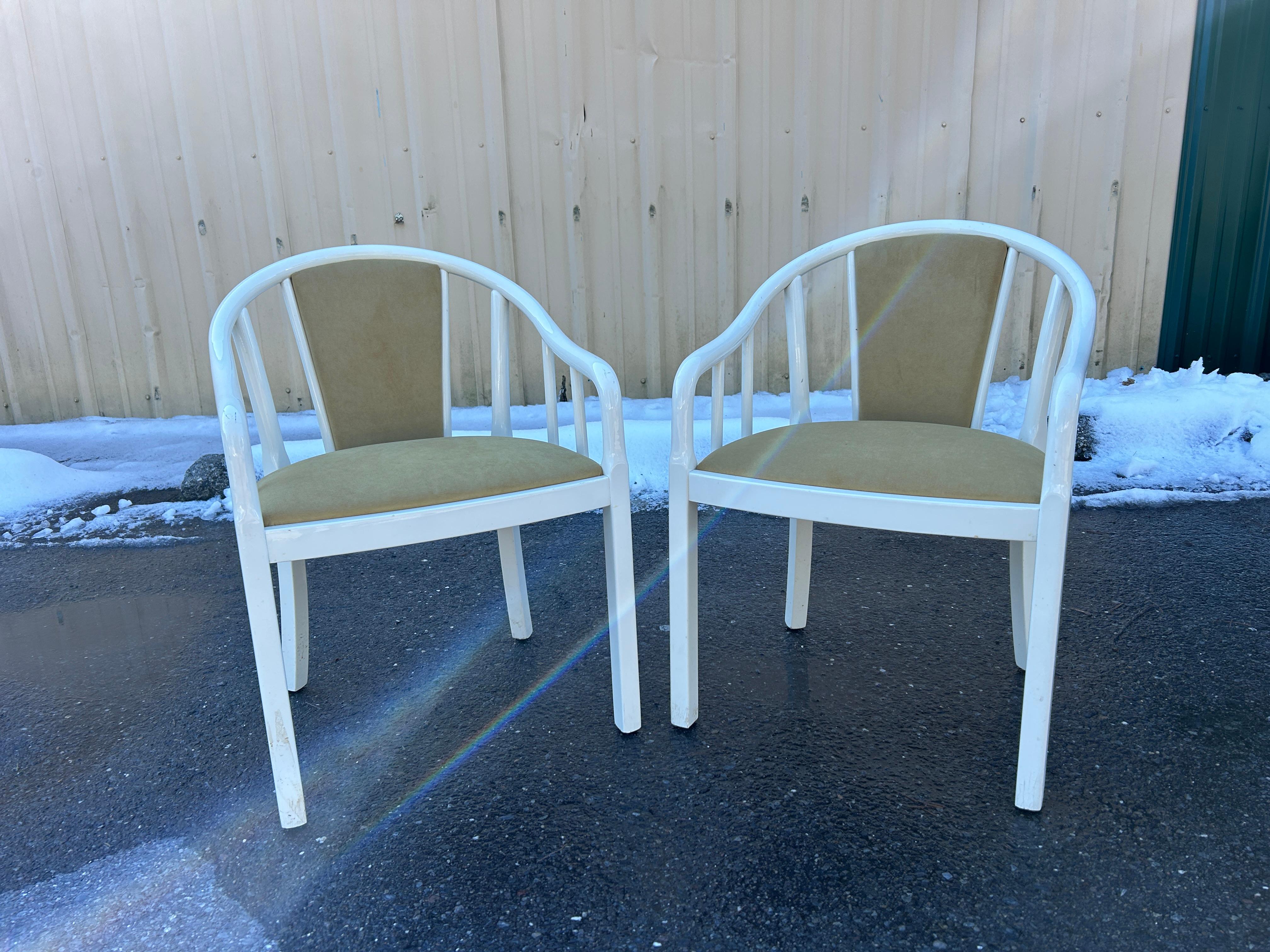 Late 20th Century Pair of 1970s white lacquer curved back armchairs made in Italy  For Sale