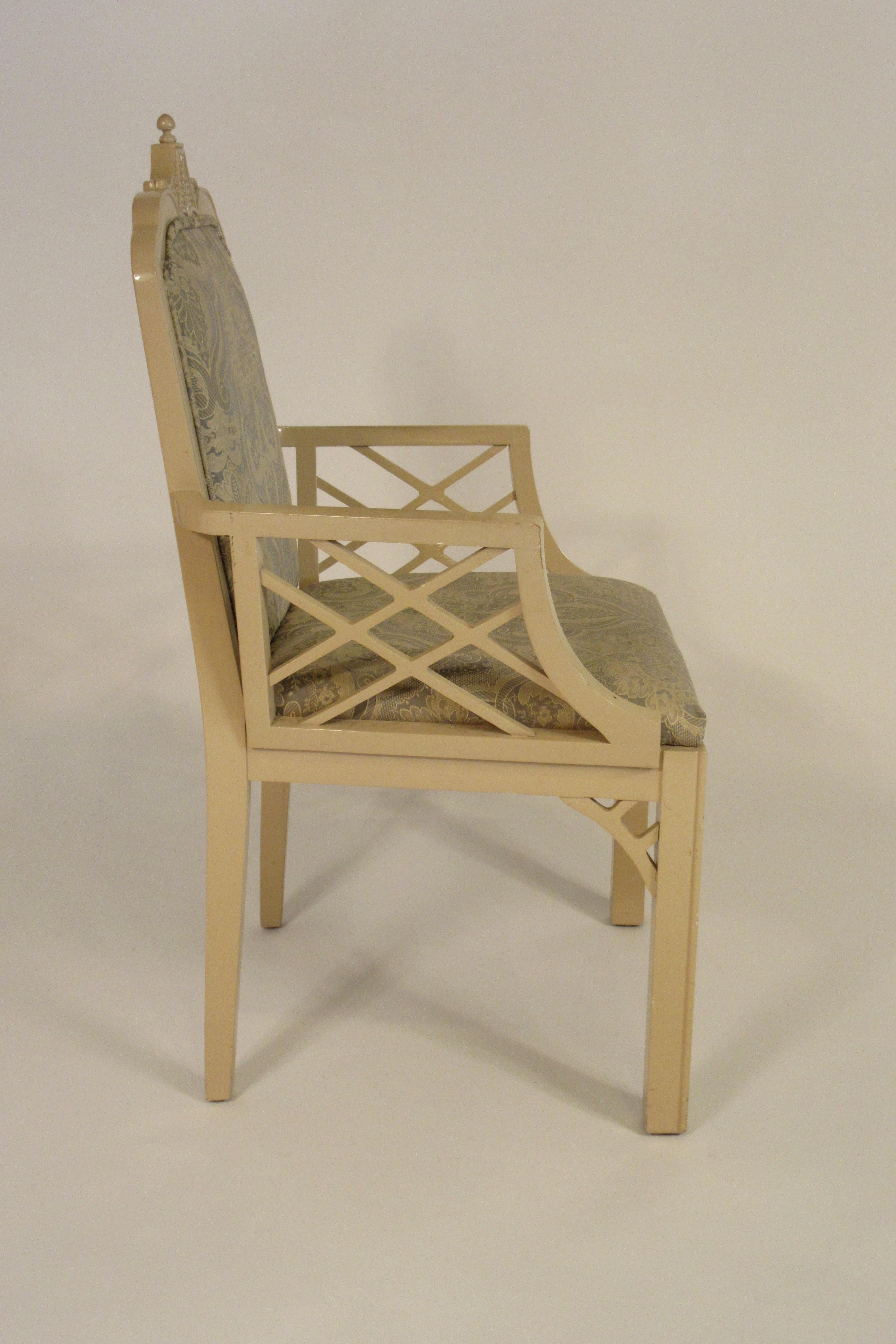 Paire de fauteuils pagodes en bois des années 1970 en vente 4