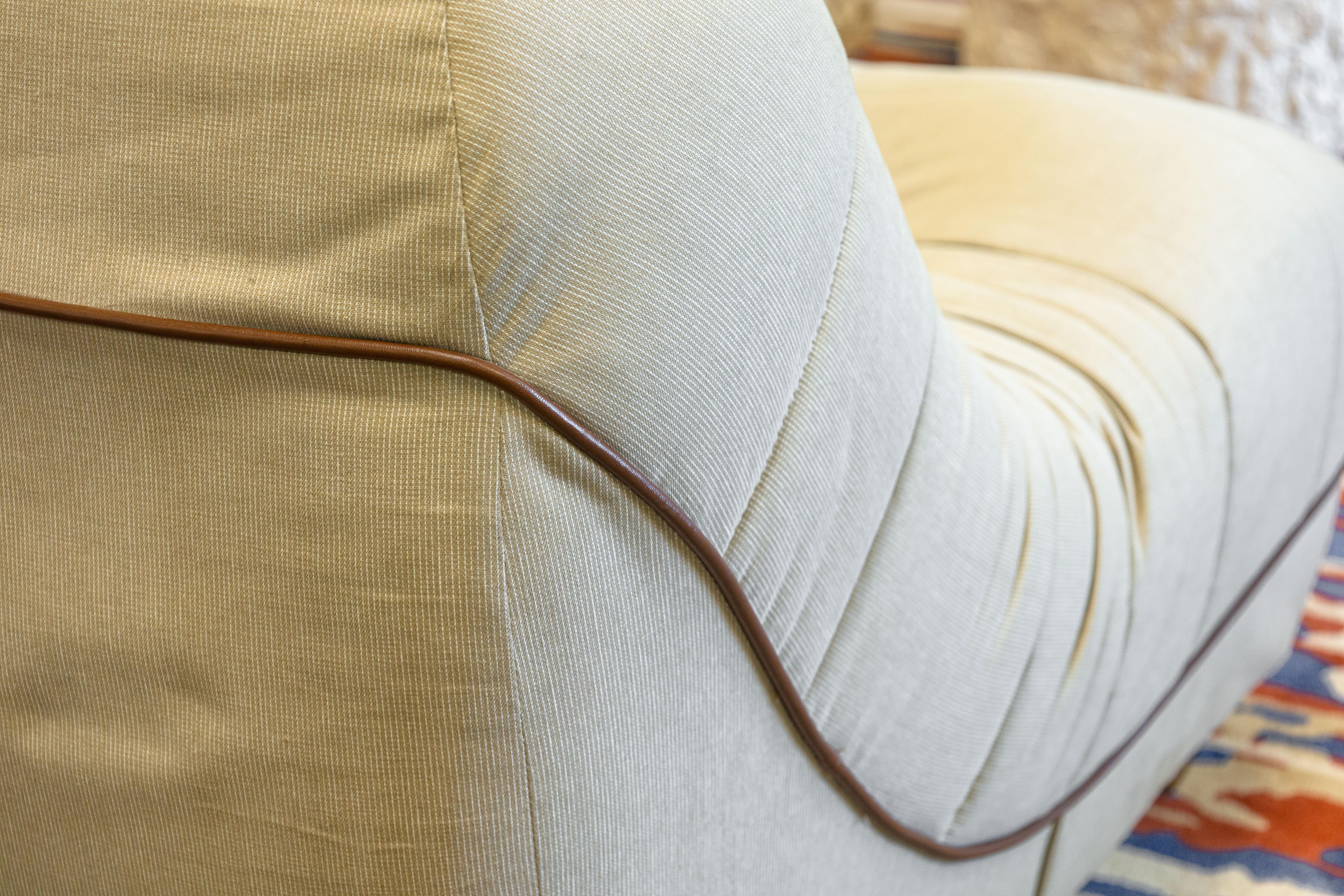 Paire de canapés-lits en tissu beige Pantoufle de 1979 de Roche Bobois Bon état - En vente à Keego Harbor, MI