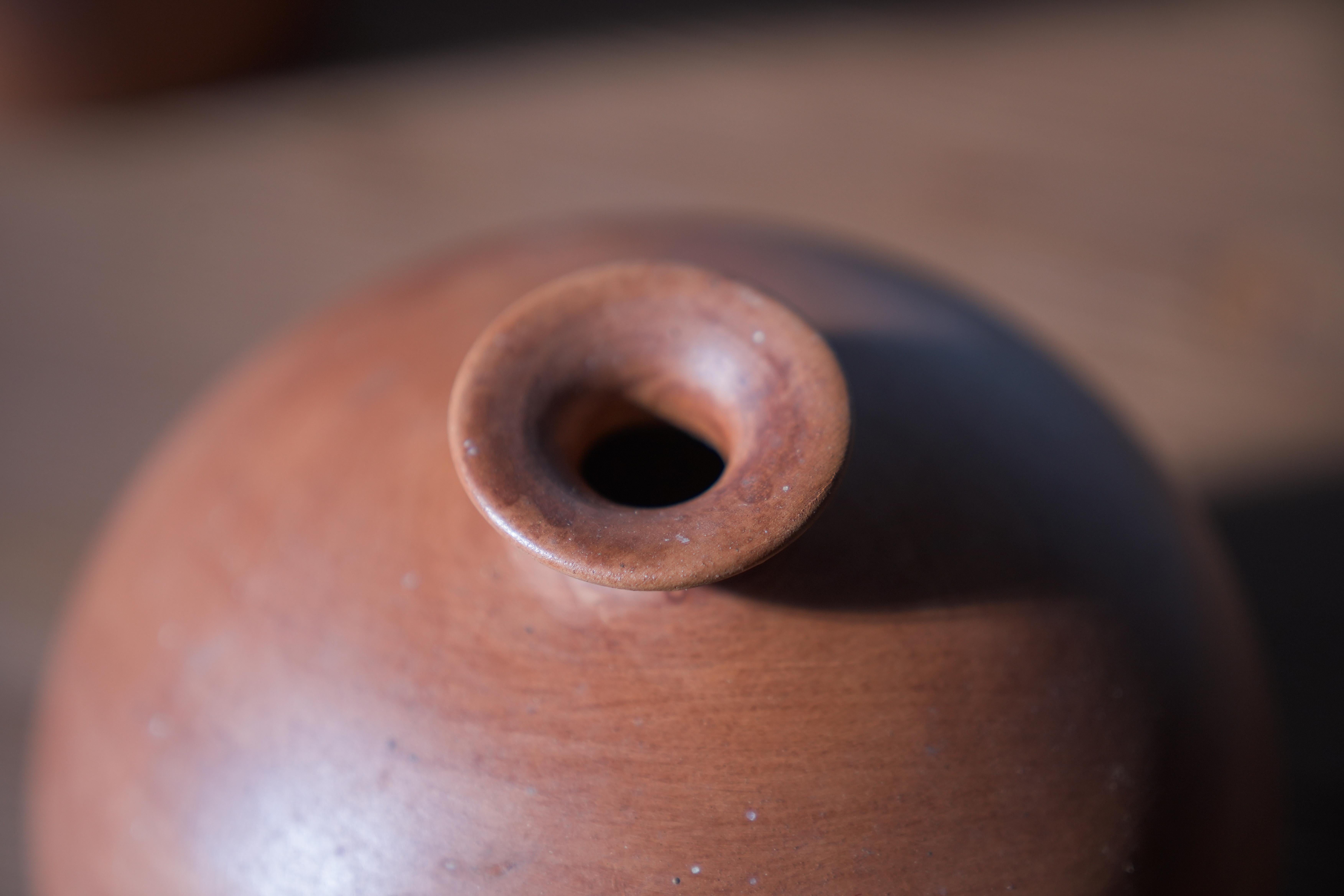 Pair of 1980s-90s Terracotta Vases – Minimalist Organic Shapes in vendita 5
