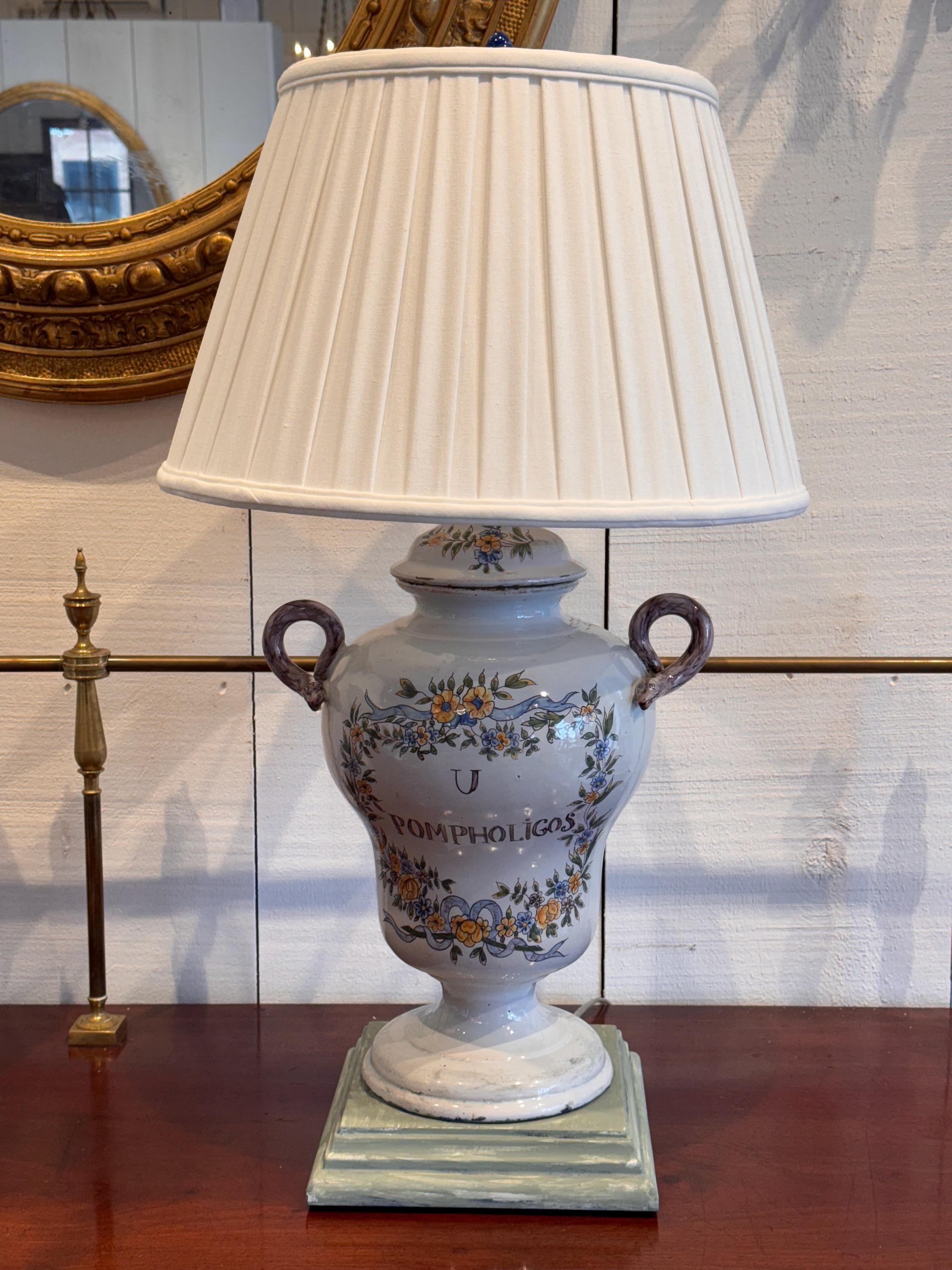 Paire de lampes en faïence des années 1980 Bon état - En vente à Charlottesville, VA