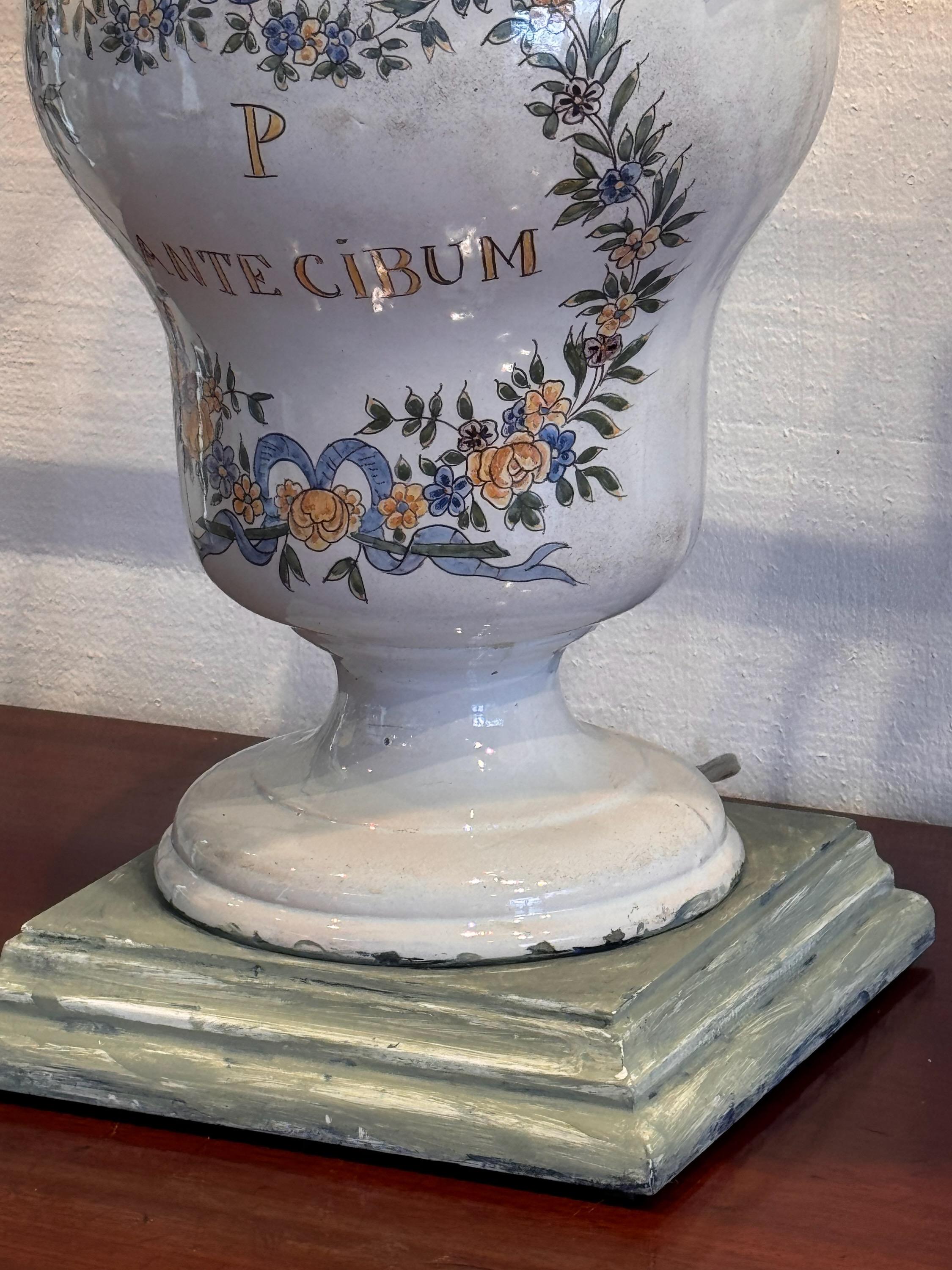 Faïence Paire de lampes en faïence des années 1980 en vente