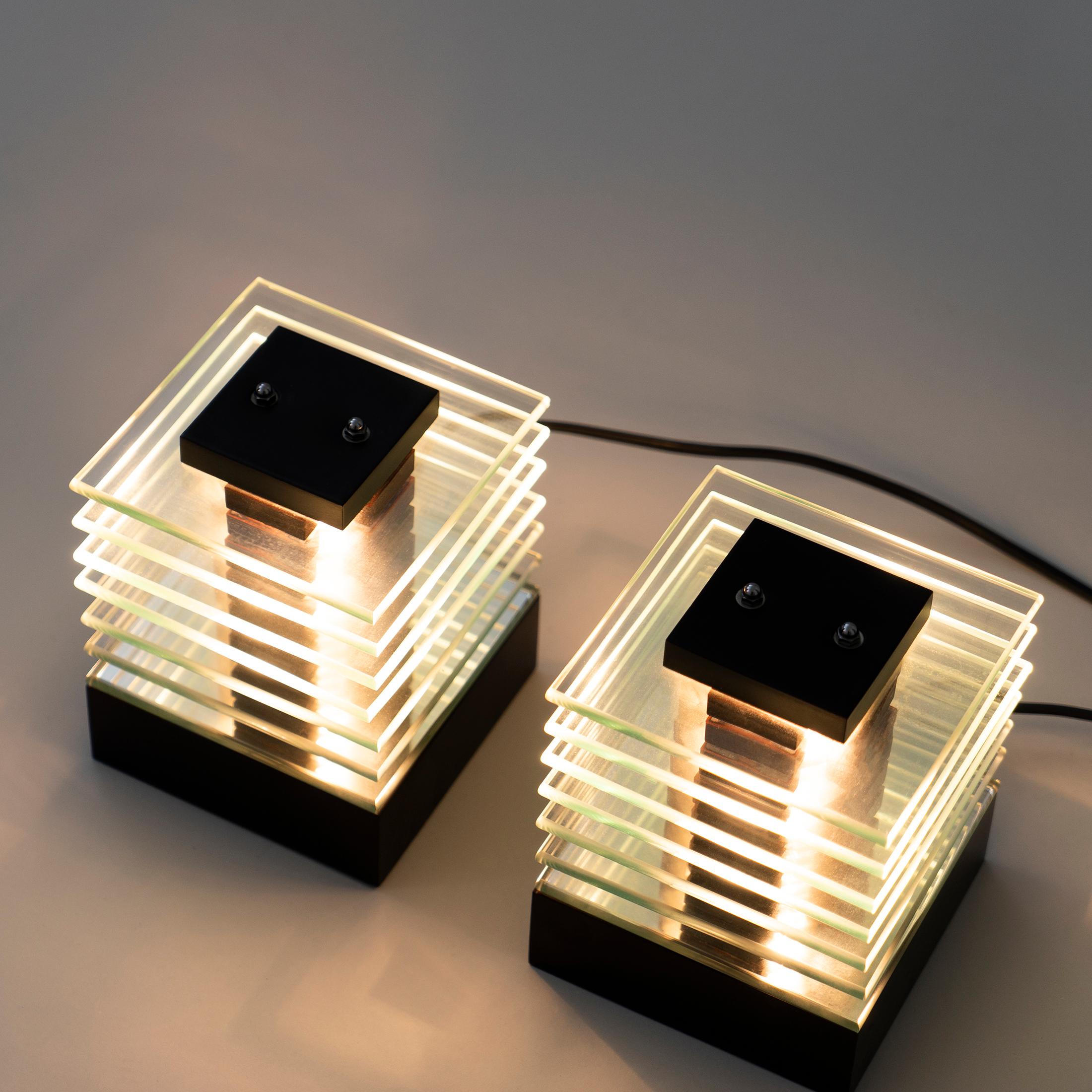 English Pair of 1980s Glass Layered Cube Lights with wooden base and top For Sale