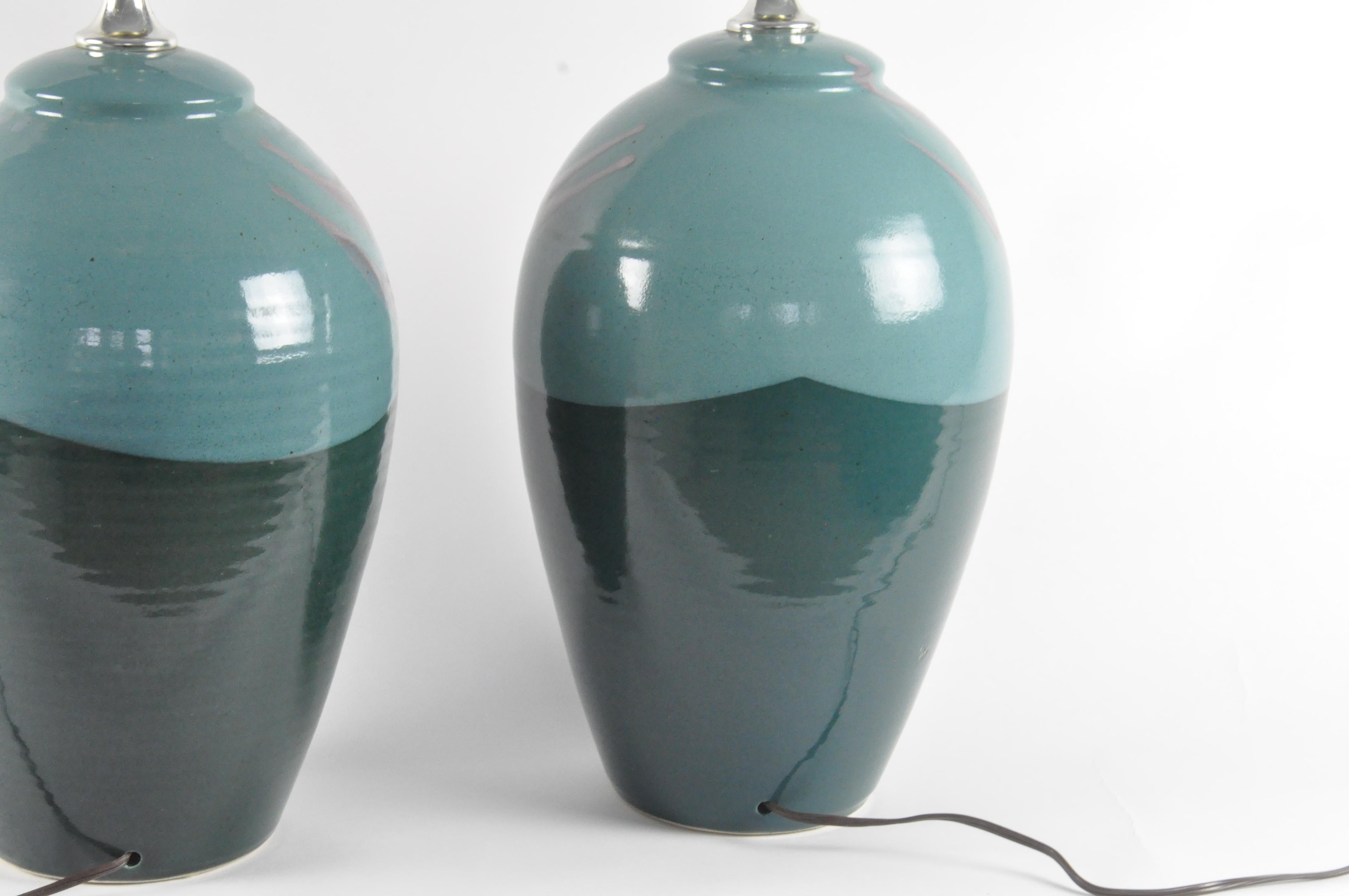 Pair of 1980s handmade pottery lamps In Good Condition For Sale In Black Rock, CT