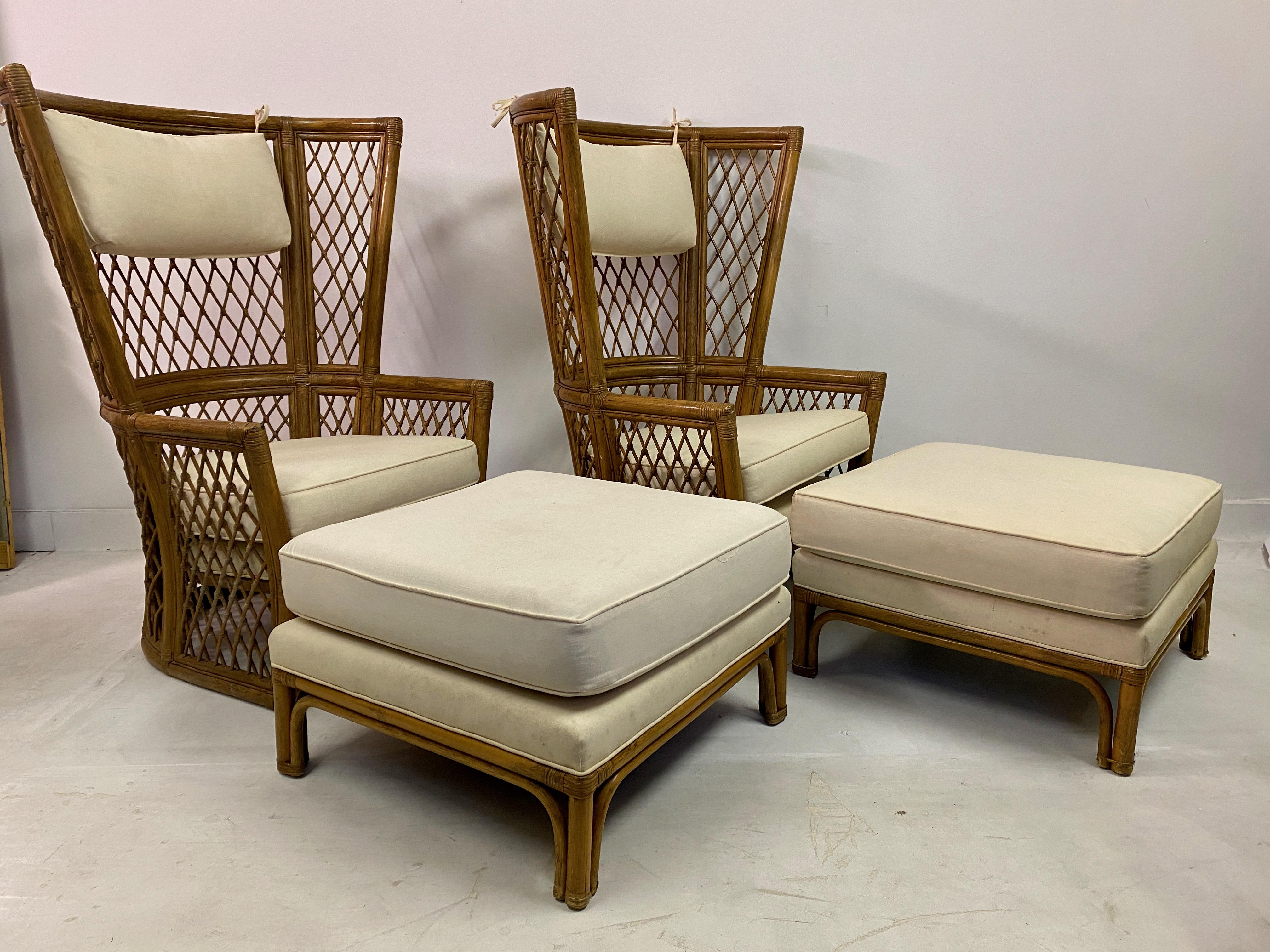 Pair of armchairs 

High back 

With matching ottomans

Lattice back

Excellent quality

Upholstery will need replacing. We can offer that service at cost price.

Seat height 45cm

Stools measure 43h x 68 x 68 cm

USA, Early 1980s