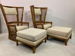 Coppia di sedie di bambù con schienale alto degli anni '80 con ottomani