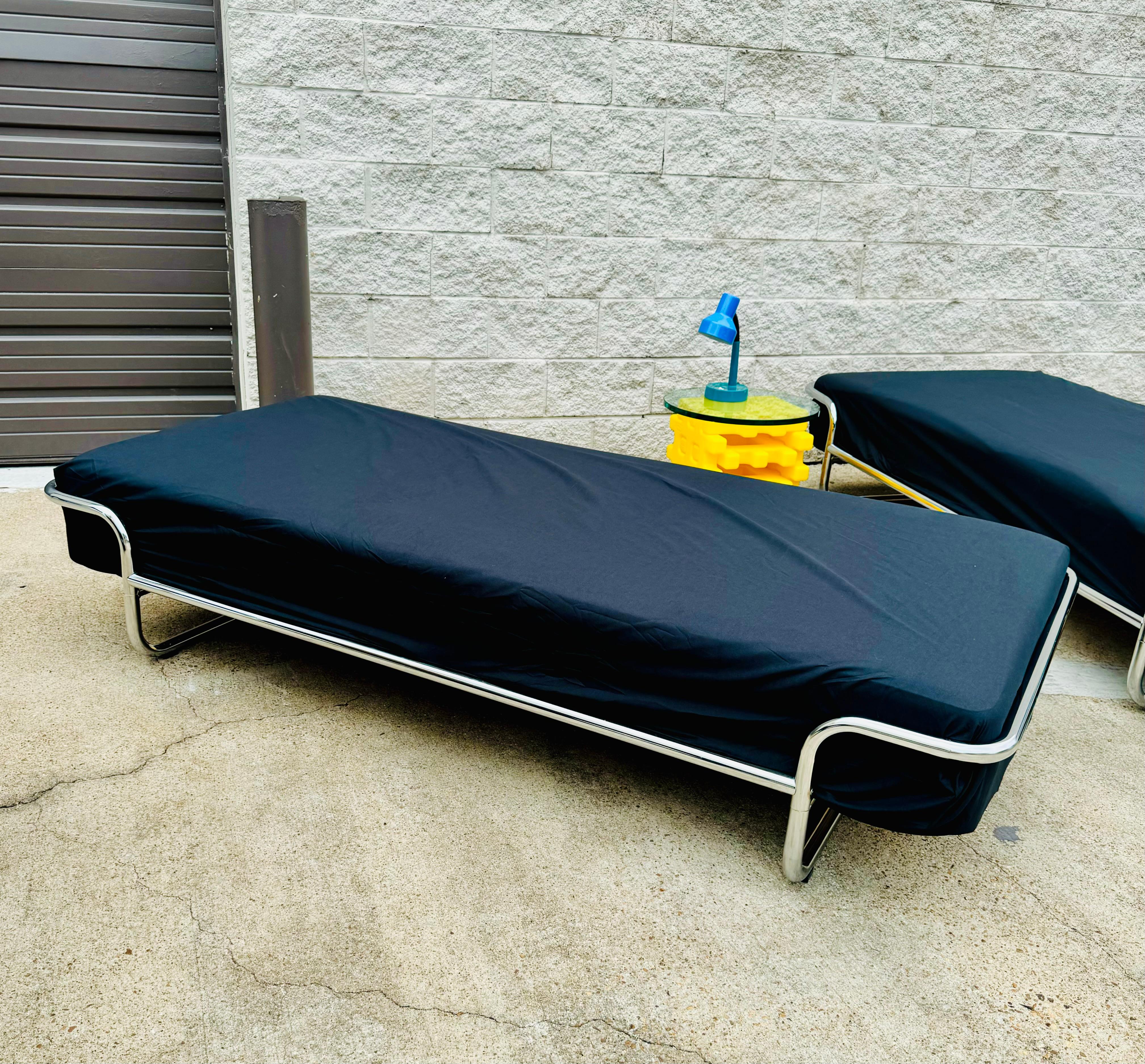 2X Vintage 1982 KNUT HAGBERG IKEA KROMVIK Tubular Chrome Single/ Long Twin Beds!
These beds are all in one beds and frame is a great example of the clean, functional designs that made Ikea so popular. This bed, dated 1982 constructed of a separate,