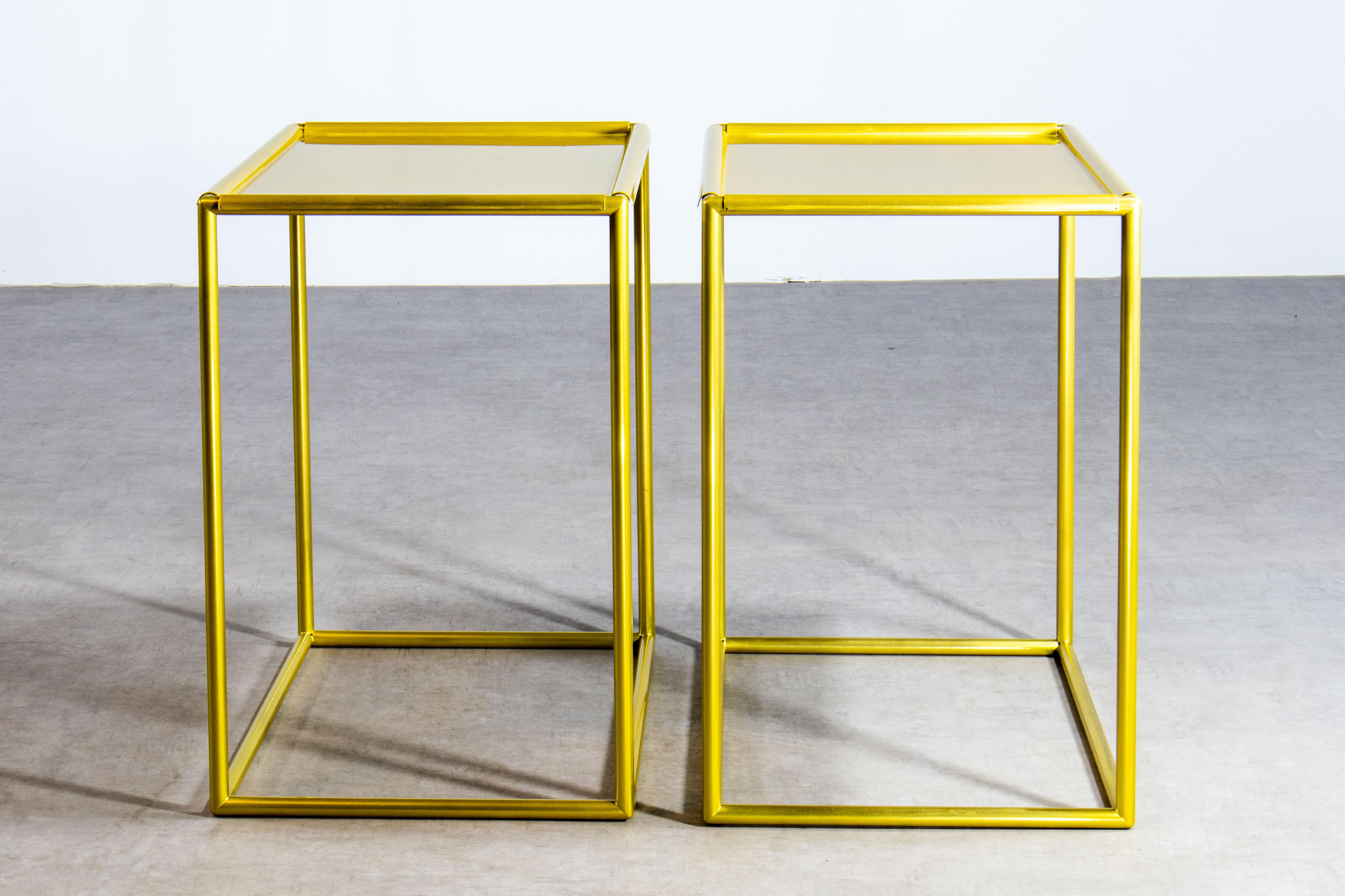 Metal Pair of 1980s Italian Lacquered Brass Side Tables, Removable Serving Trays For Sale