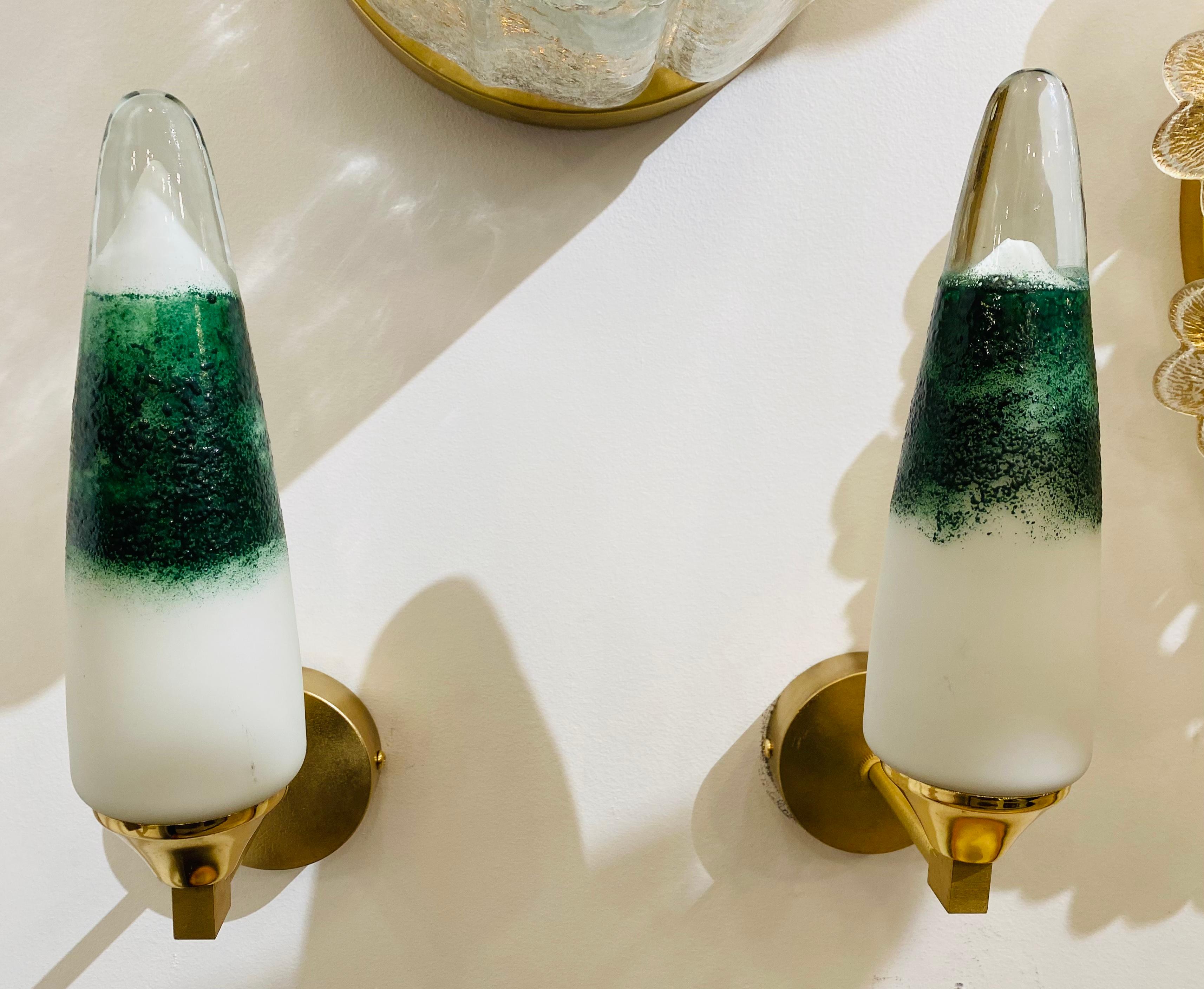 Postmoderne Paire d'appliques italiennes en verre de Murano des années 1980 en vente