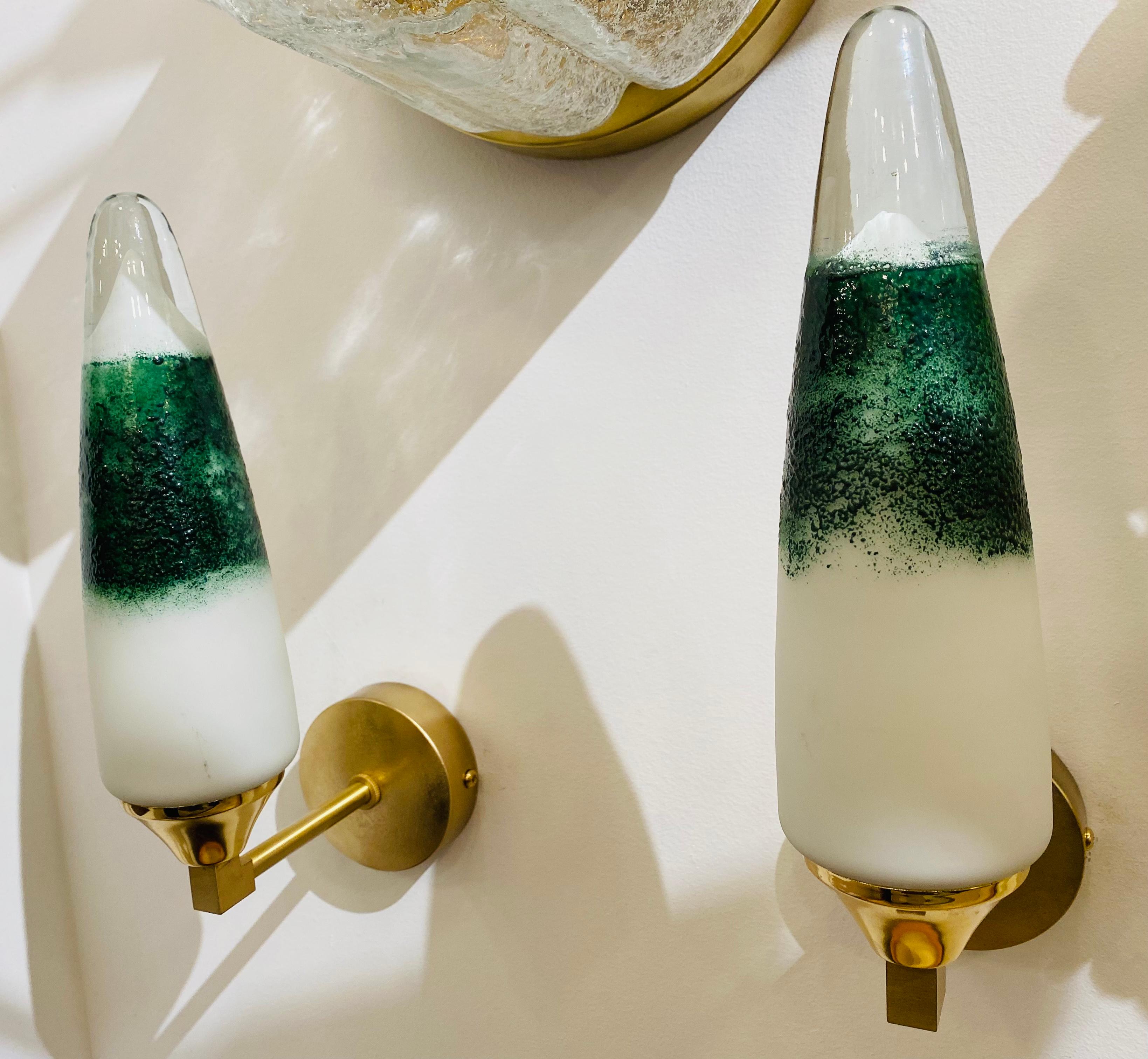 Laiton Paire d'appliques italiennes en verre de Murano des années 1980 en vente