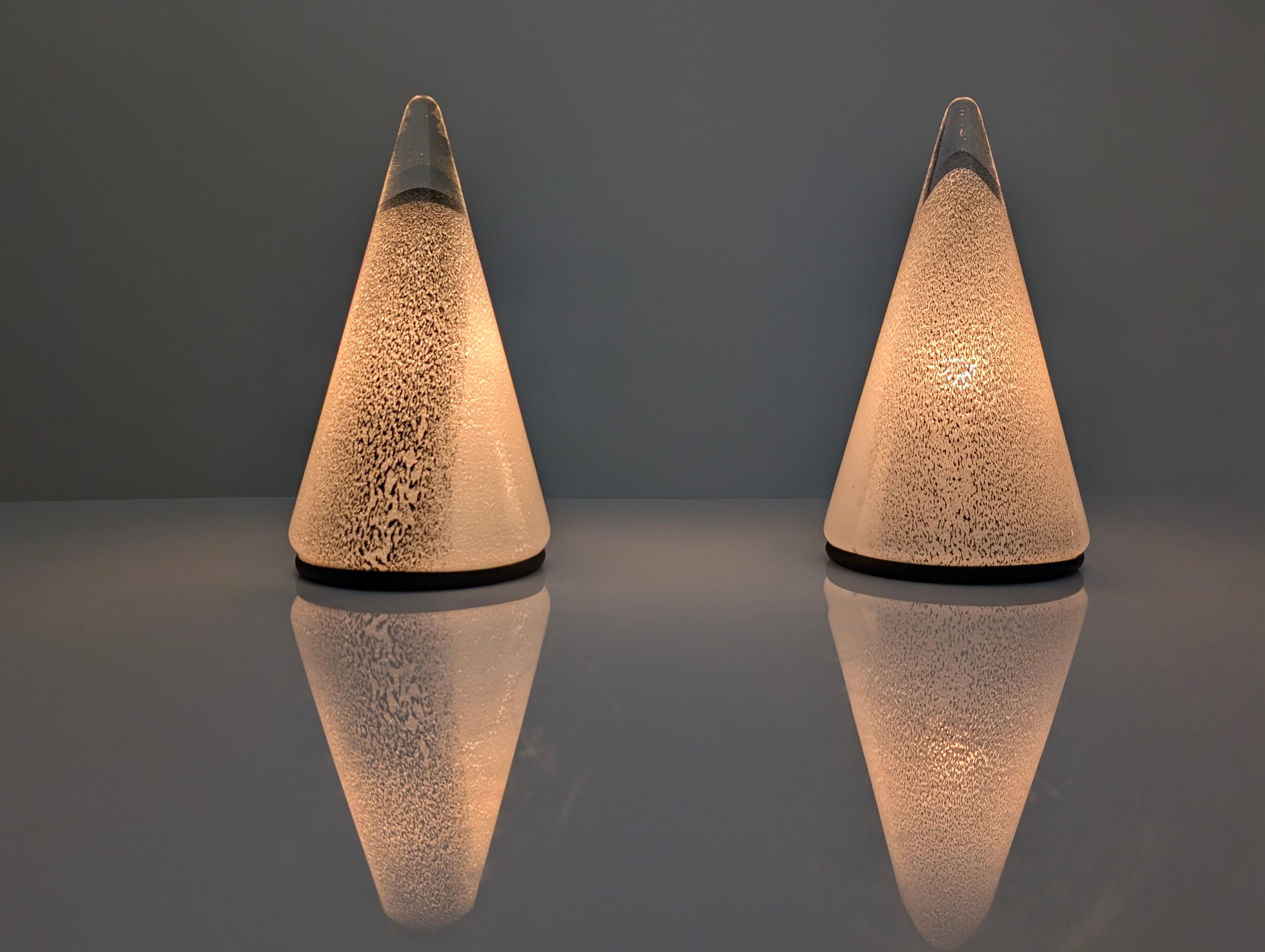 Late 20th Century Pair of 1980s Italian Murano Glass Cone Table Lamps For Sale
