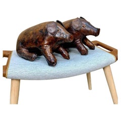 Paire de porcs décoratifs en cuir des années 1980 par Jancraft