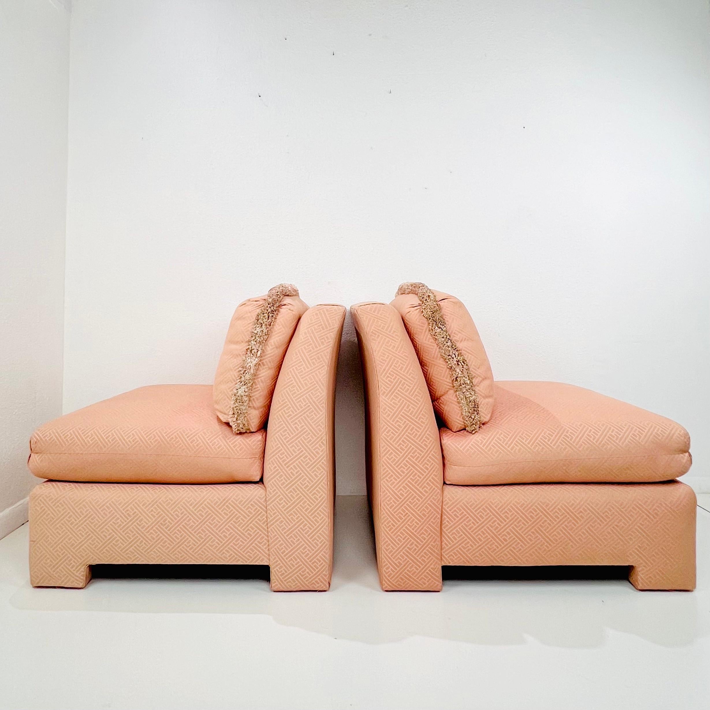Pareja de sillas Marge Carson Slipper de los años 80 Posmoderno en venta