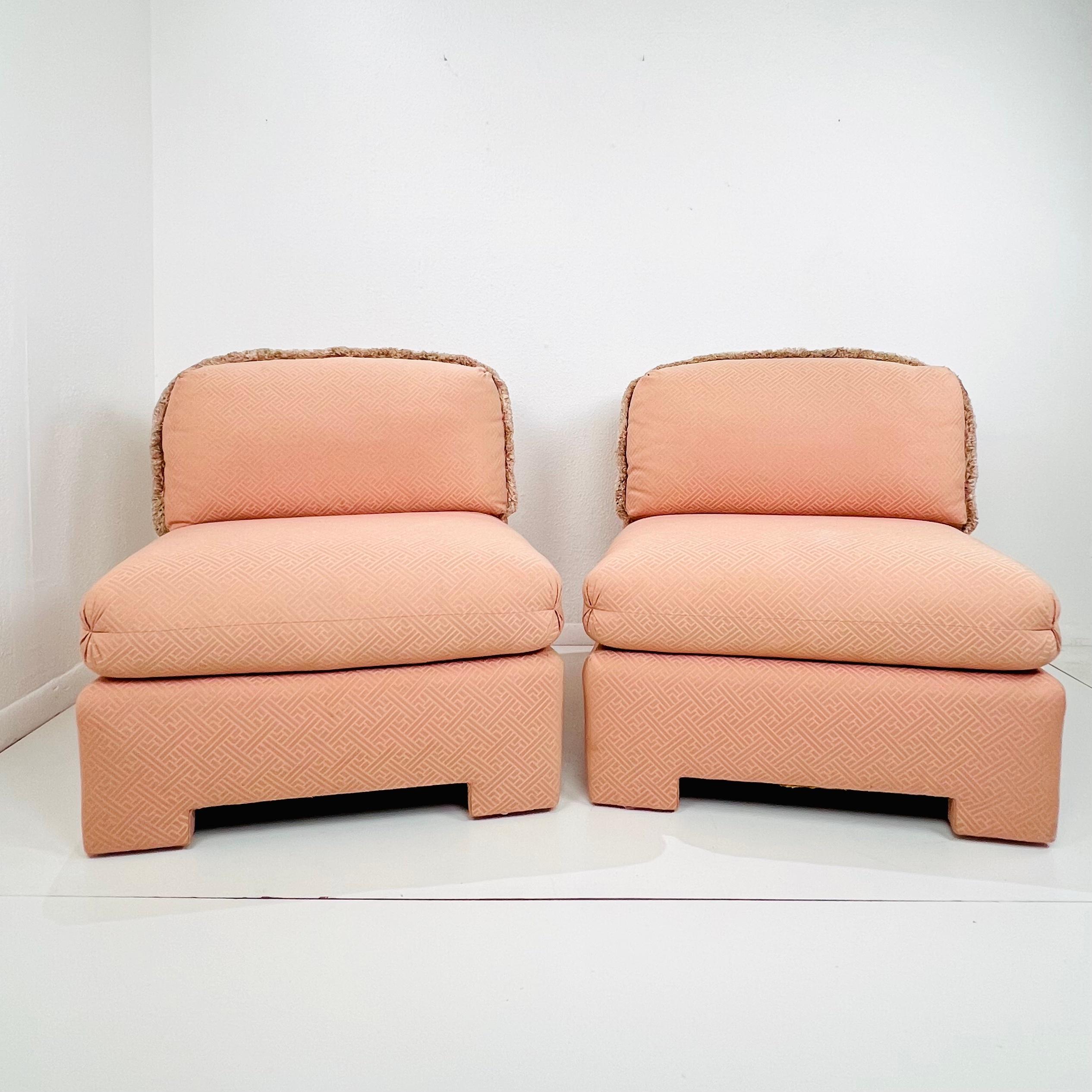 Pareja de sillas Marge Carson Slipper de los años 80 Tela en venta